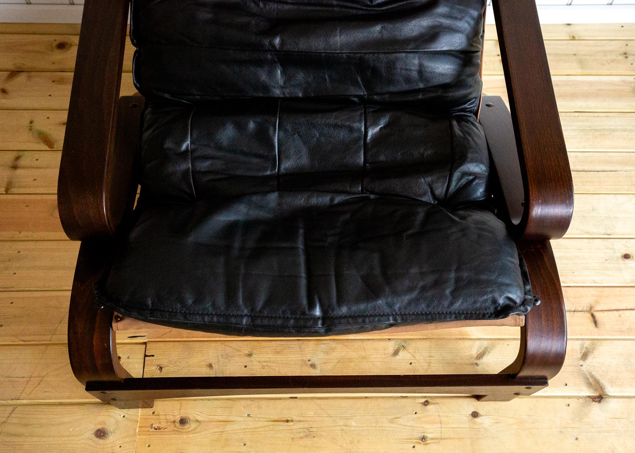 Fauteuil en cuir du milieu du siècle Scandinave Noir Cantilever Bentwood Relling 1970 en vente 11