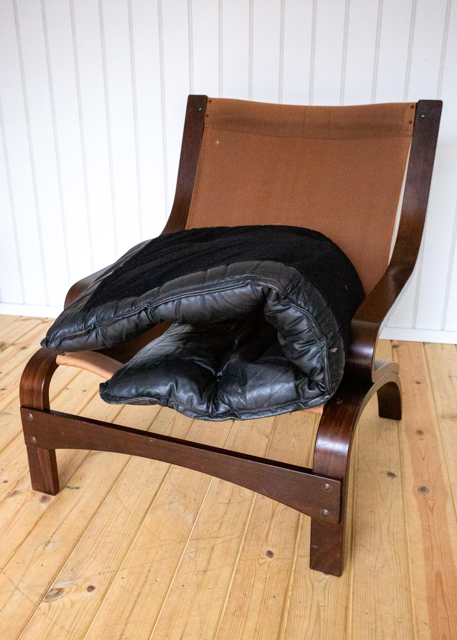 Fauteuil en cuir du milieu du siècle Scandinave Noir Cantilever Bentwood Relling 1970 en vente 12