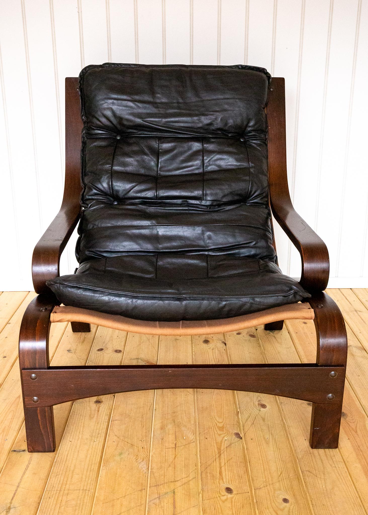 Cuir Fauteuil en cuir du milieu du siècle Scandinave Noir Cantilever Bentwood Relling 1970 en vente