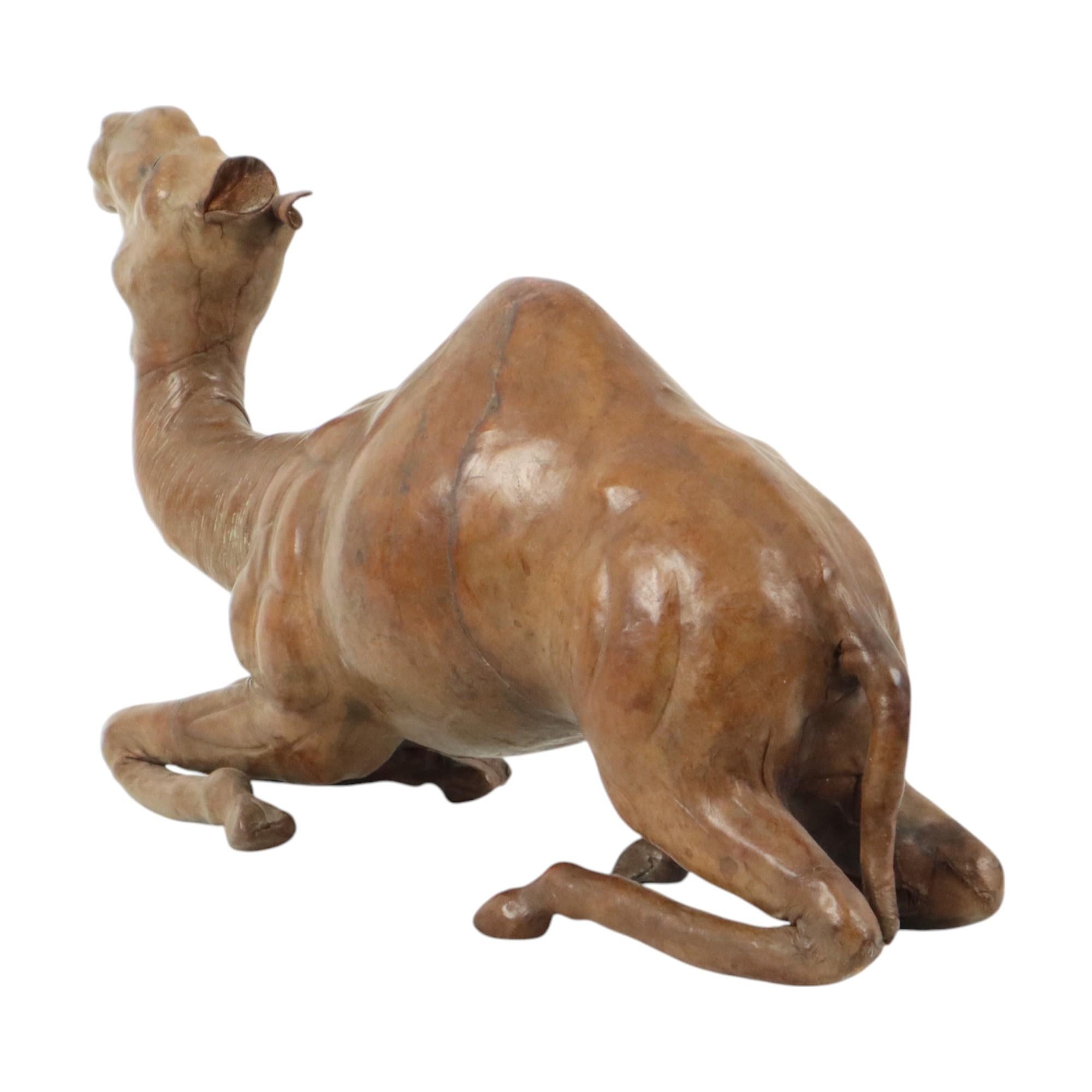 Mid Century Leather Camel Dromedary Statue Liberty of London 48cm In Good Condition In Poperinge, BE