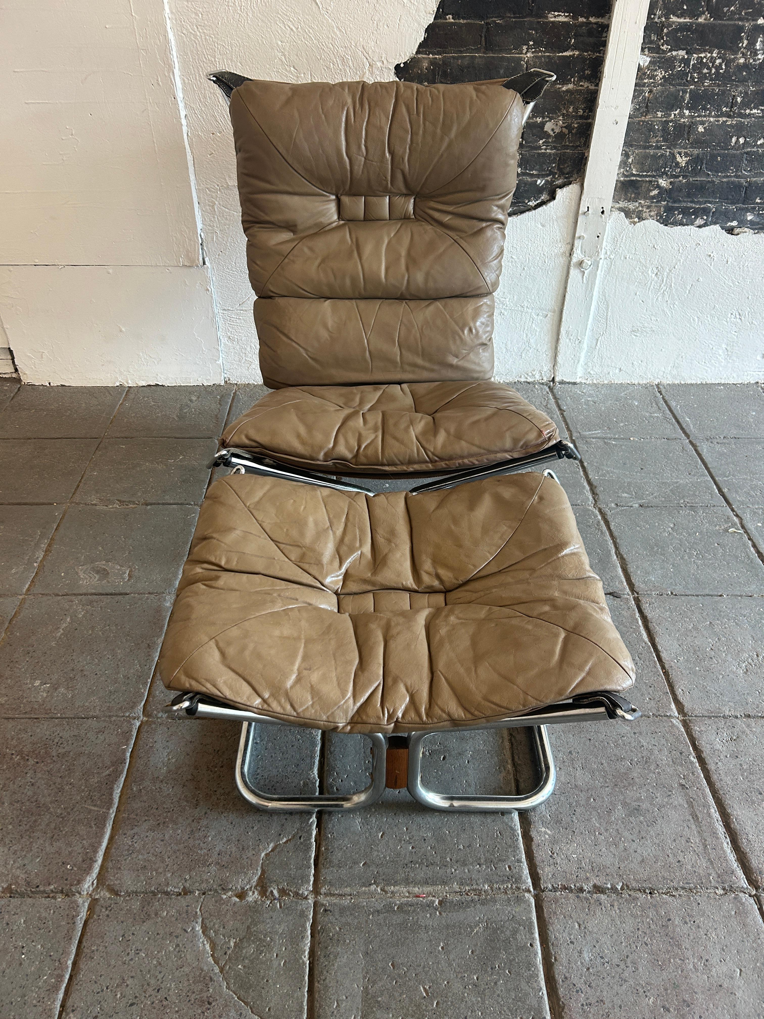Mid century Leather Chrome Lounge Chair and Ottoman by Sigurd Ressell In Good Condition For Sale In BROOKLYN, NY