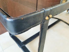 Tavolino da caffè in pelle del Medioevo di Jacques Adnet, Francia, 1950