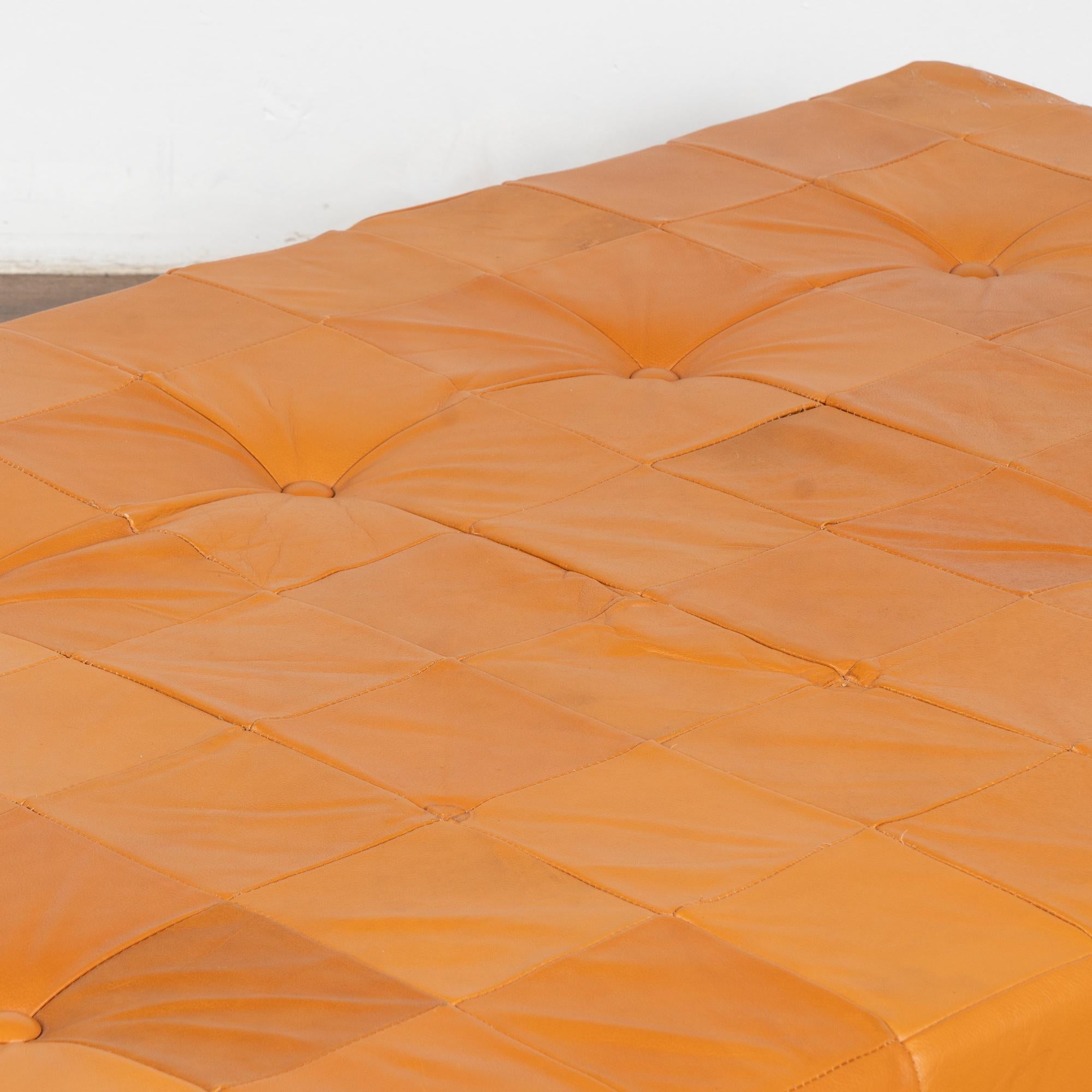 Letto da giorno in pelle di metà secolo, grande ottomana, Danimarca, circa 1980 in vendita 1