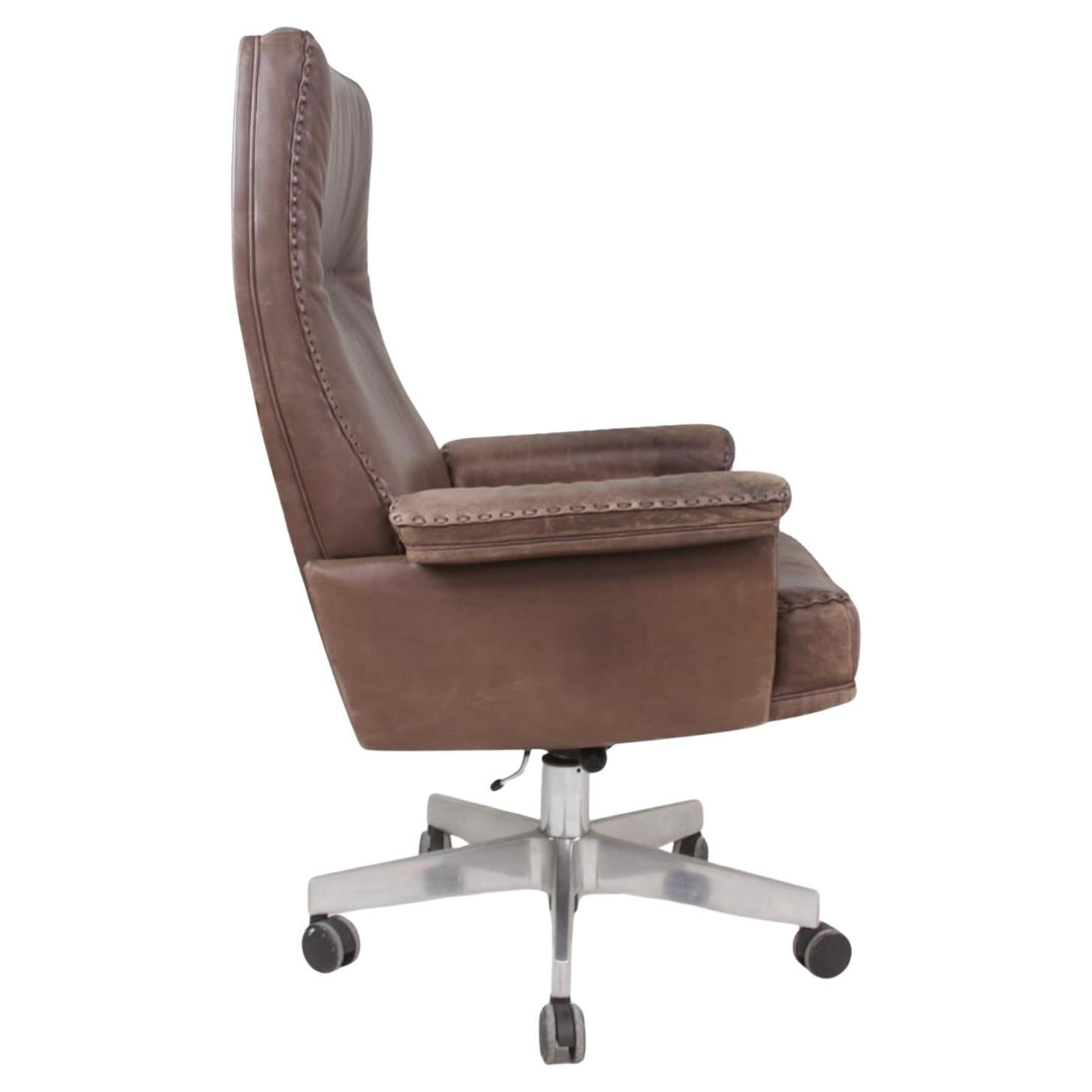 Mid Century Leather Executive Office Chair DS 35 De Sede In Good Condition In BROOKLYN, NY