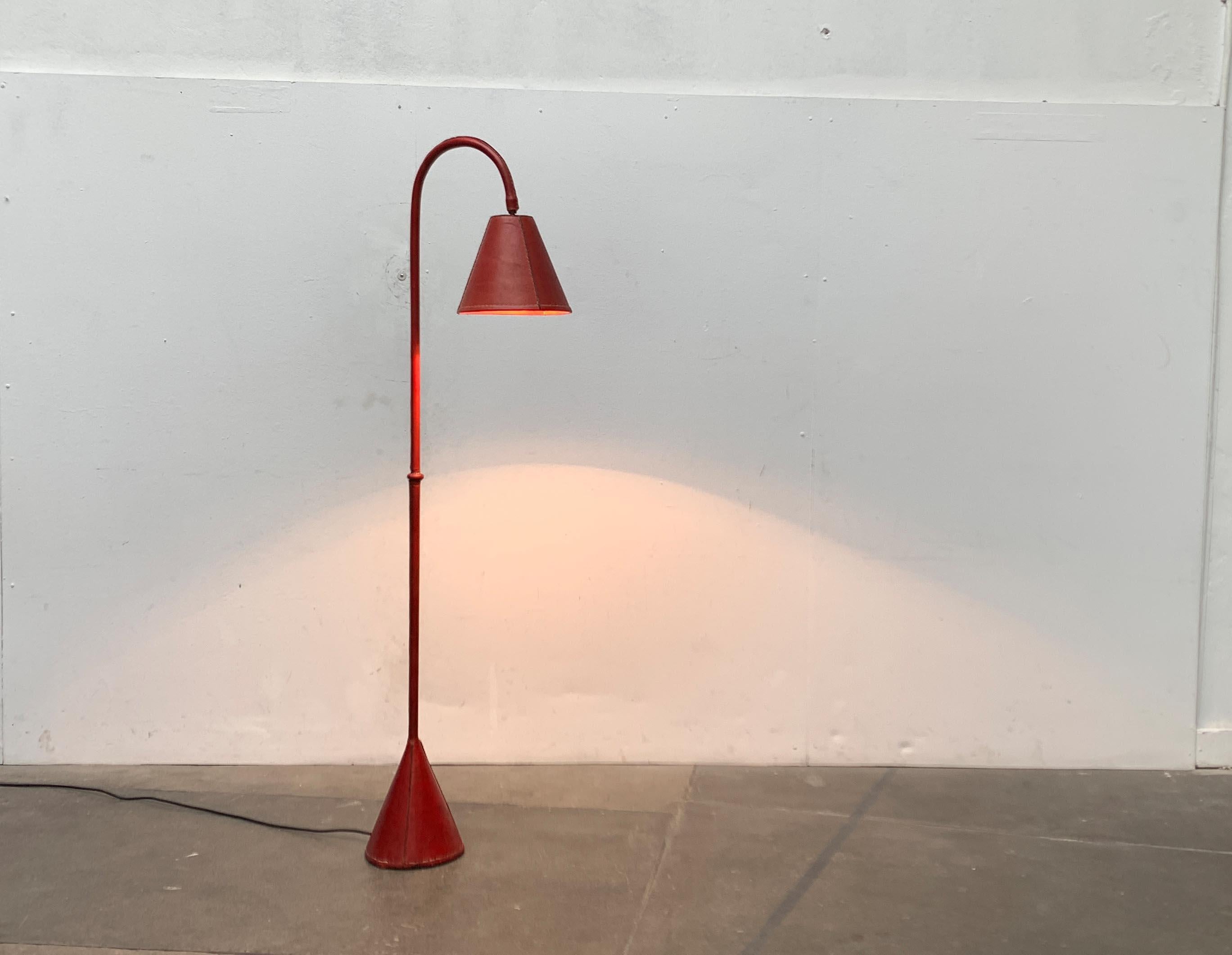 Lampadaire en cuir du milieu du siècle dans le style de Jacques Adnet pour Valenti, Espagne en vente 3