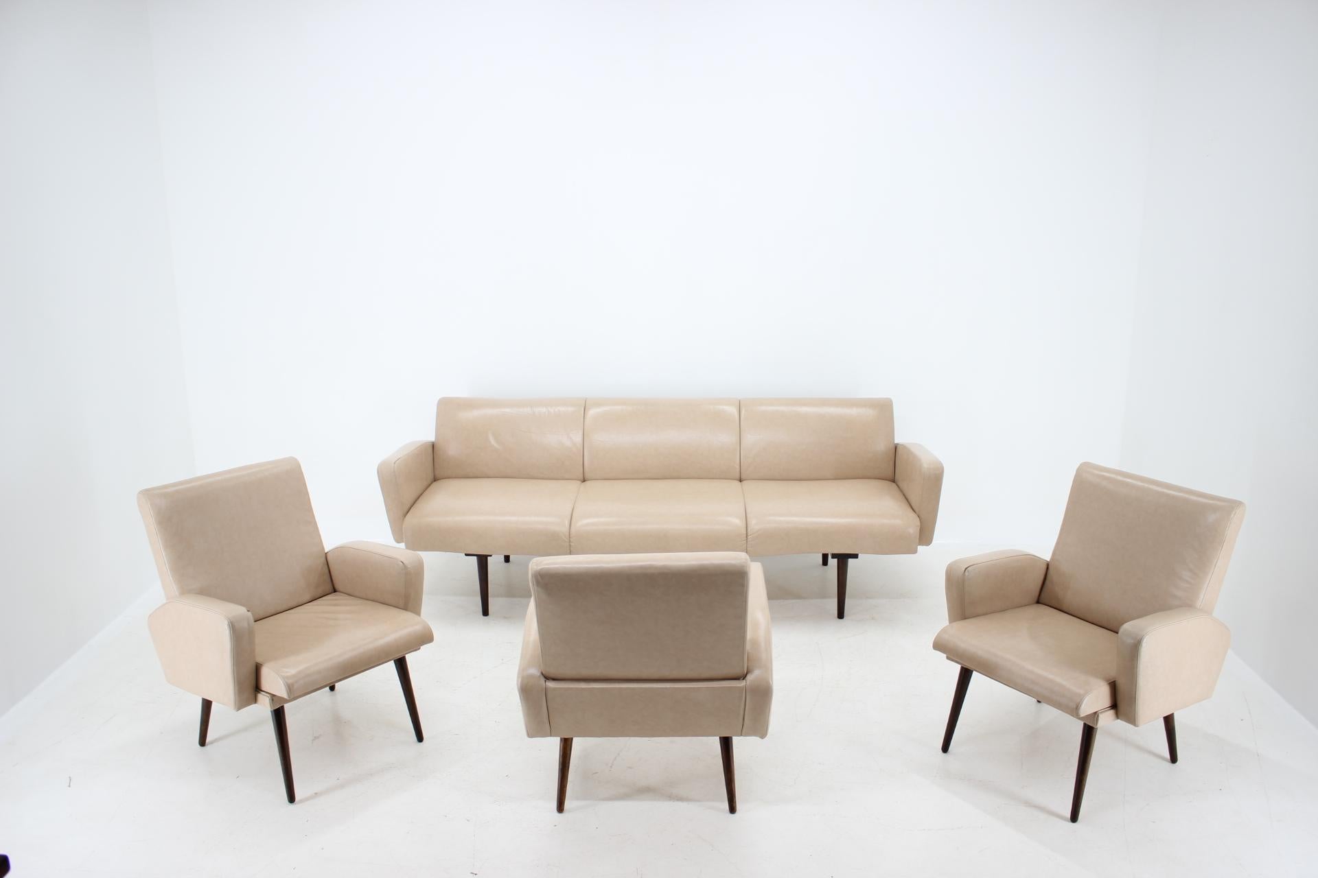 Mid-Century Modern Midcentury Leather Living Room Set Designed by Miroslav Navrátil, 1970s