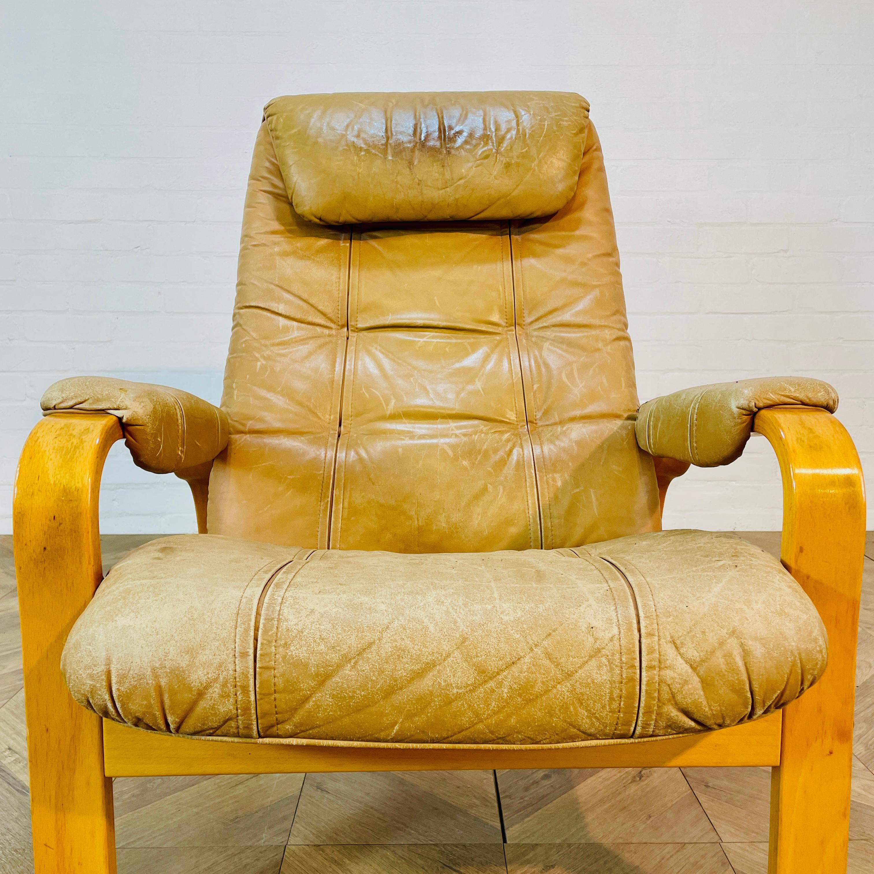 Mid Century Leather Lounge Armchair by Skoghaug Industries, 1970s For Sale 5