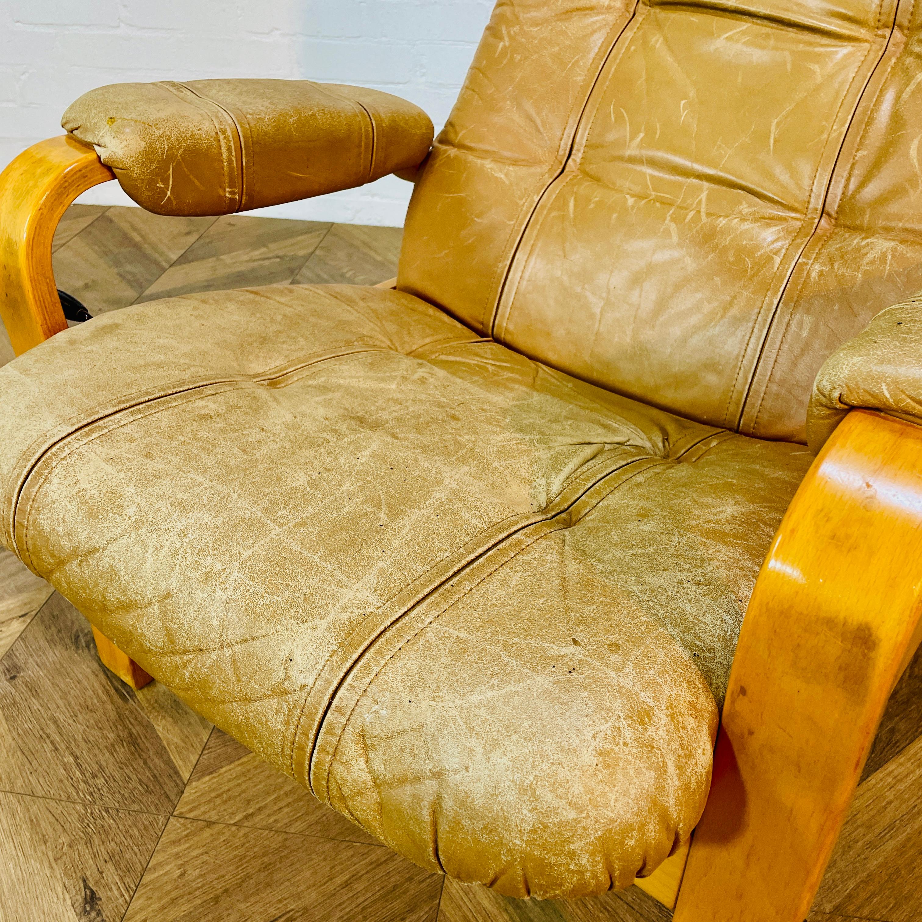 Mid Century Leather Lounge Armchair by Skoghaug Industries, 1970s For Sale 10