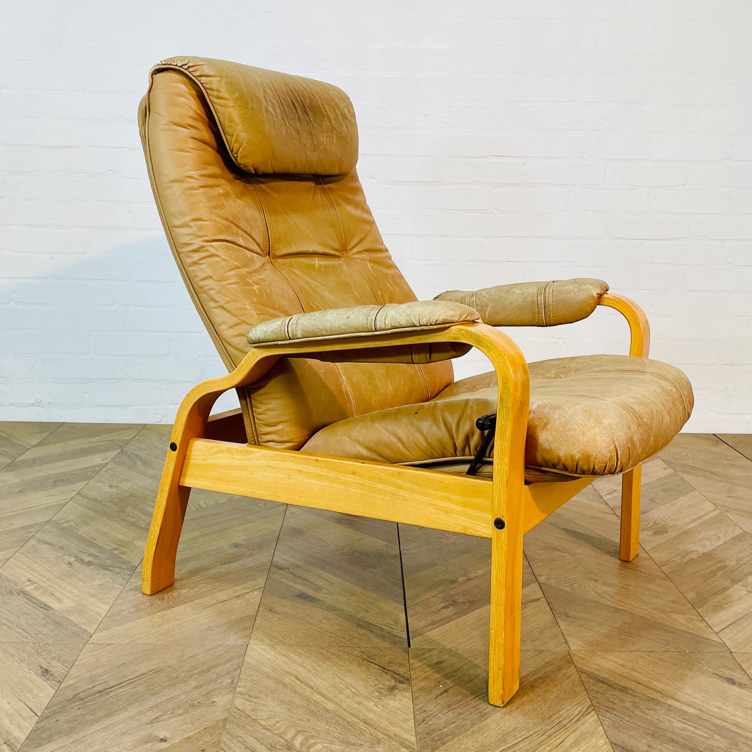 Norwegian Mid Century Leather Lounge Armchair by Skoghaug Industries, 1970s For Sale