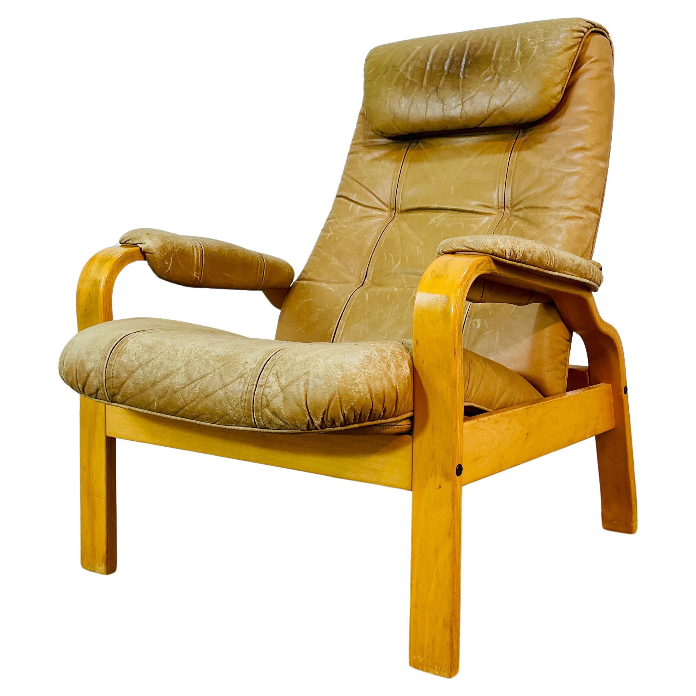 Mid Century Leather Lounge Armchair by Skoghaug Industries, 1970s For Sale