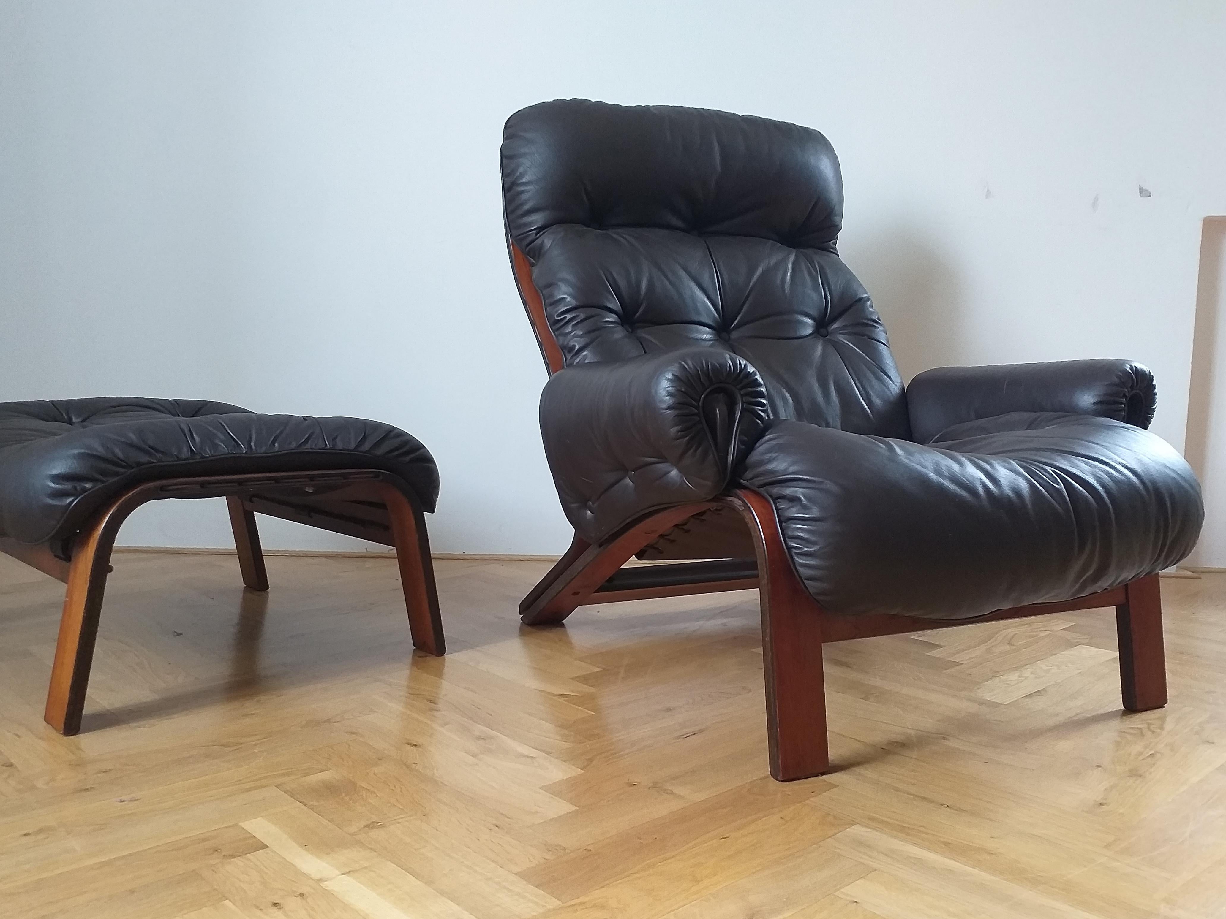 Midcentury Leather Lounge Chair RyBo Rykken, Oddvin Rykken, Ottoman, 1970s In Good Condition In Praha, CZ