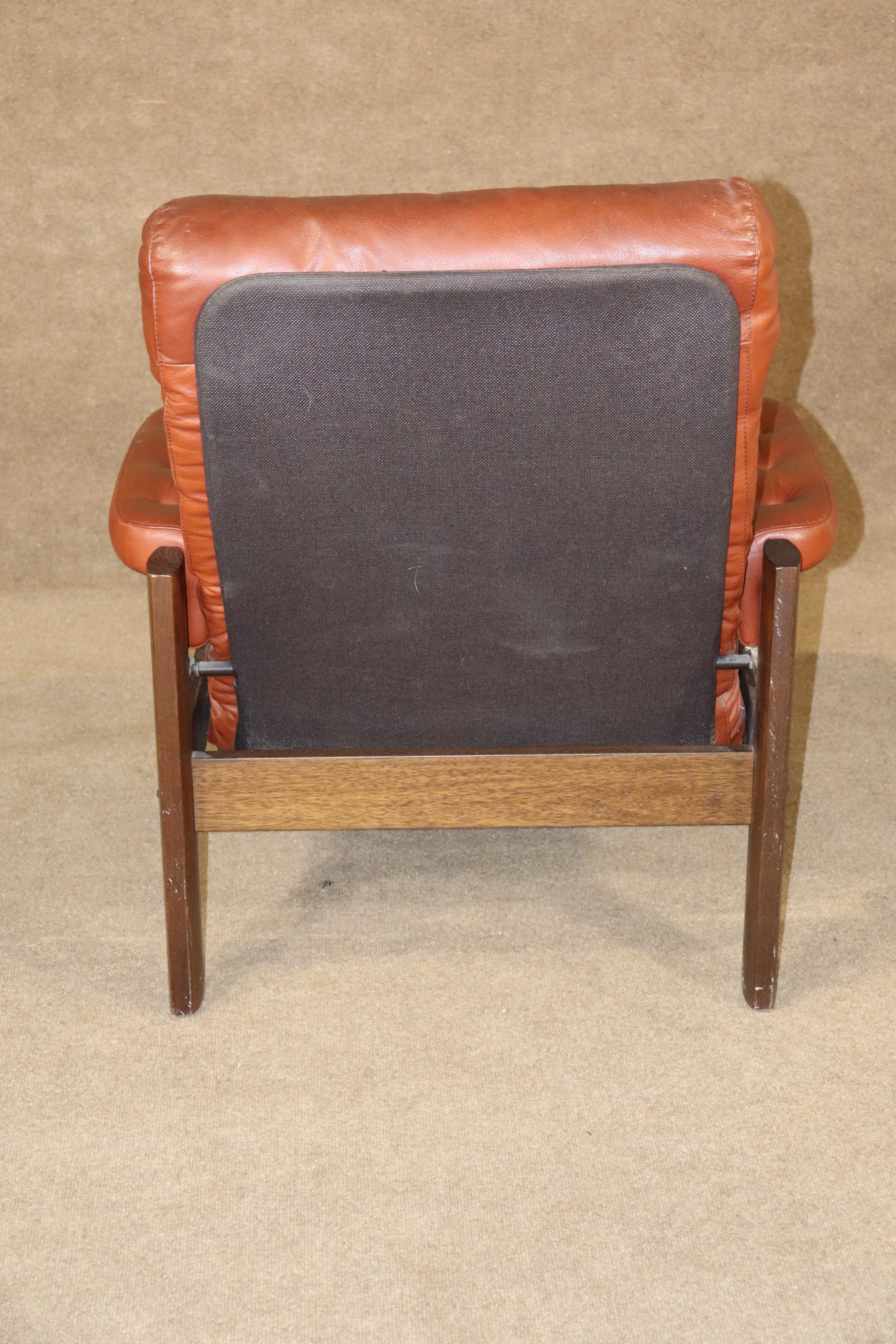 Midcentury Leather Lounge Chair with Ottoman In Good Condition For Sale In Brooklyn, NY
