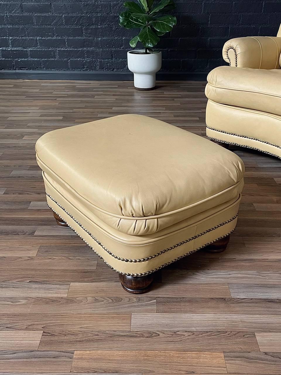 Mid-Century Leather Lounge Chair w/ Ottoman In Good Condition In Los Angeles, CA