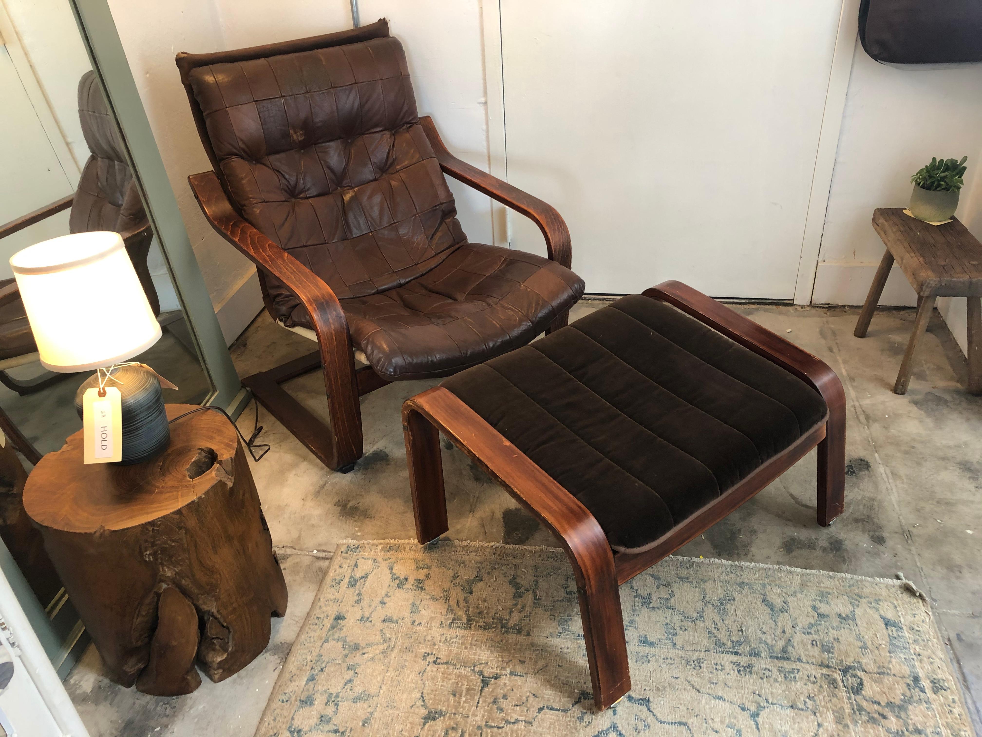 Mid-Century Modern Mid-Century Leather Lounge Chair with Matching Ottoman