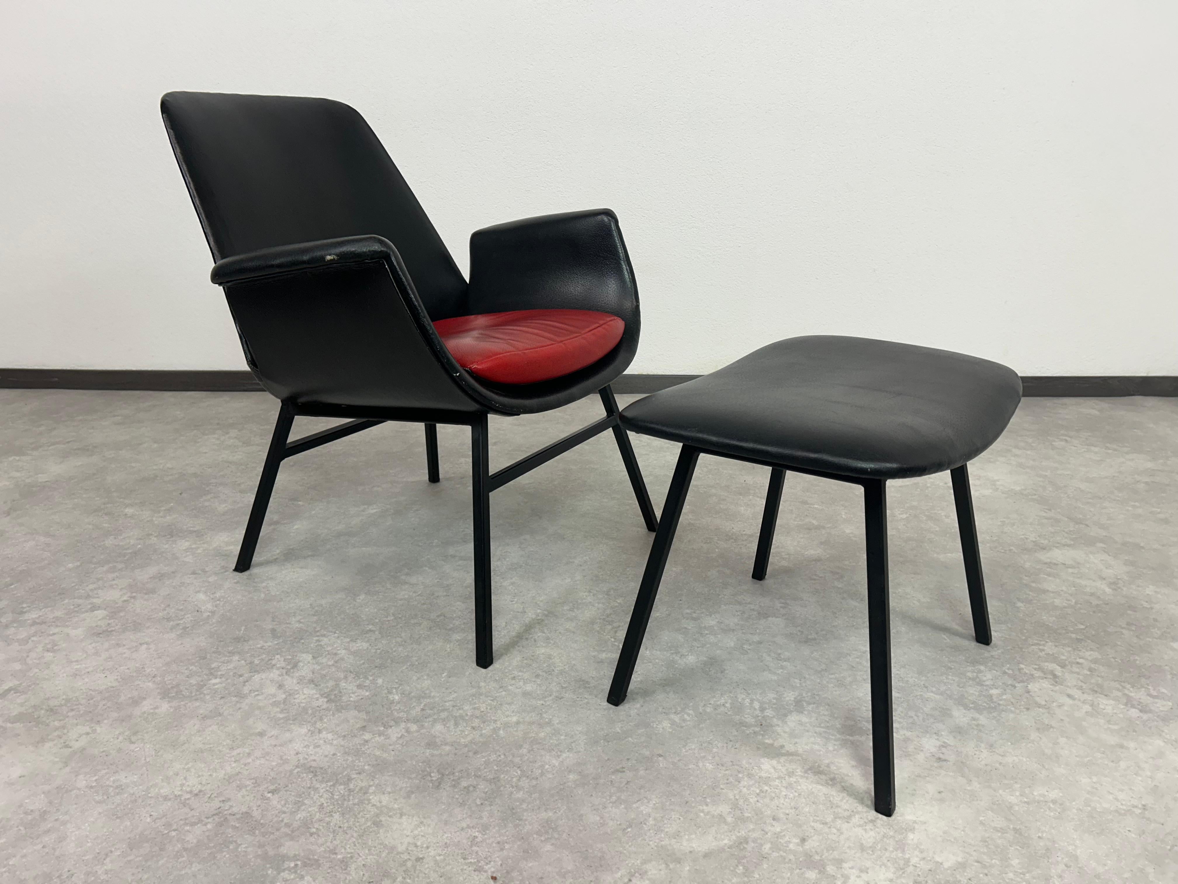 Groupe de sièges en cuir de style mid-century attr. Gastone Rinaldi en vente 4