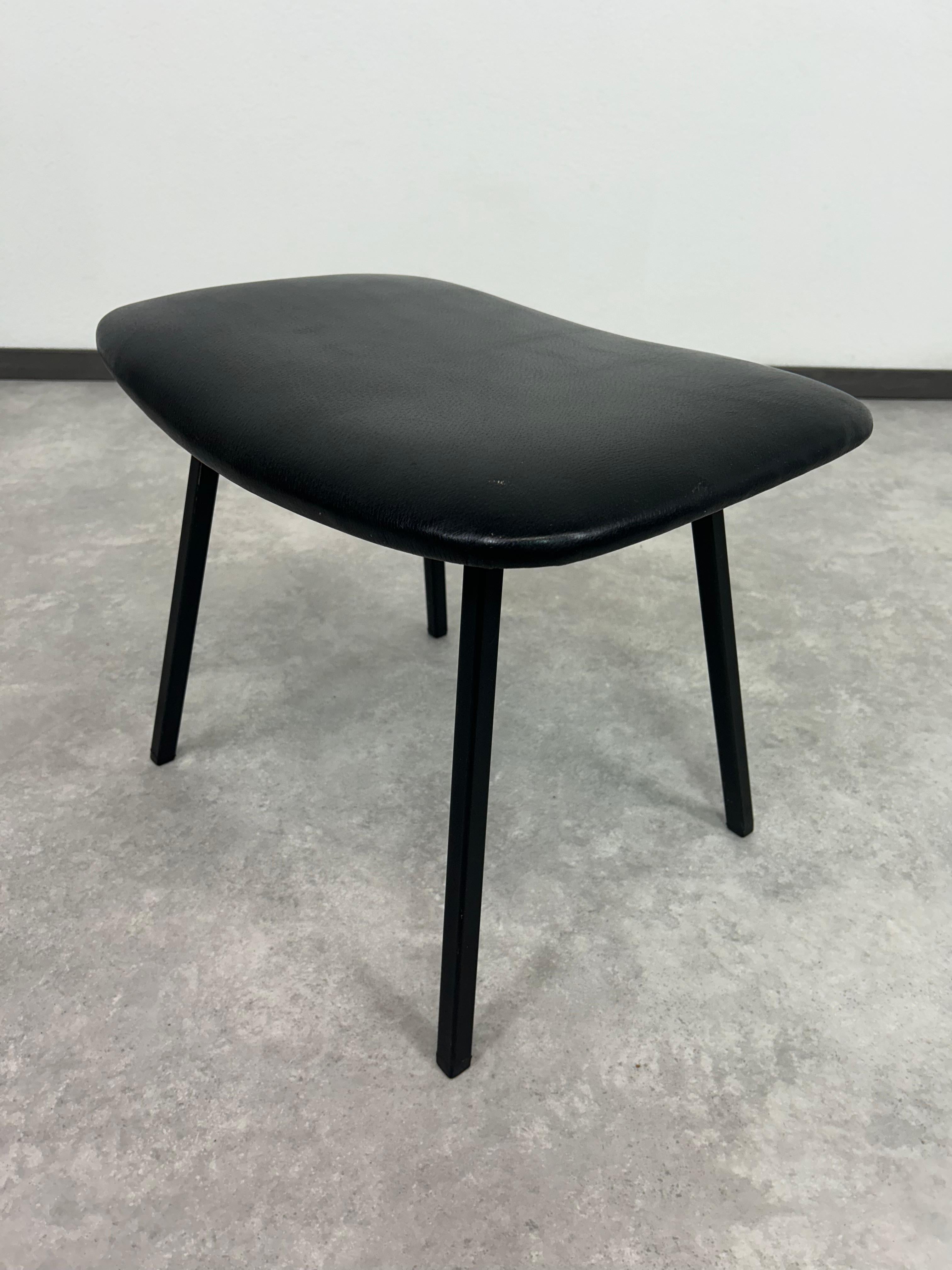 Groupe de sièges en cuir de style mid-century attr. Gastone Rinaldi en vente 5