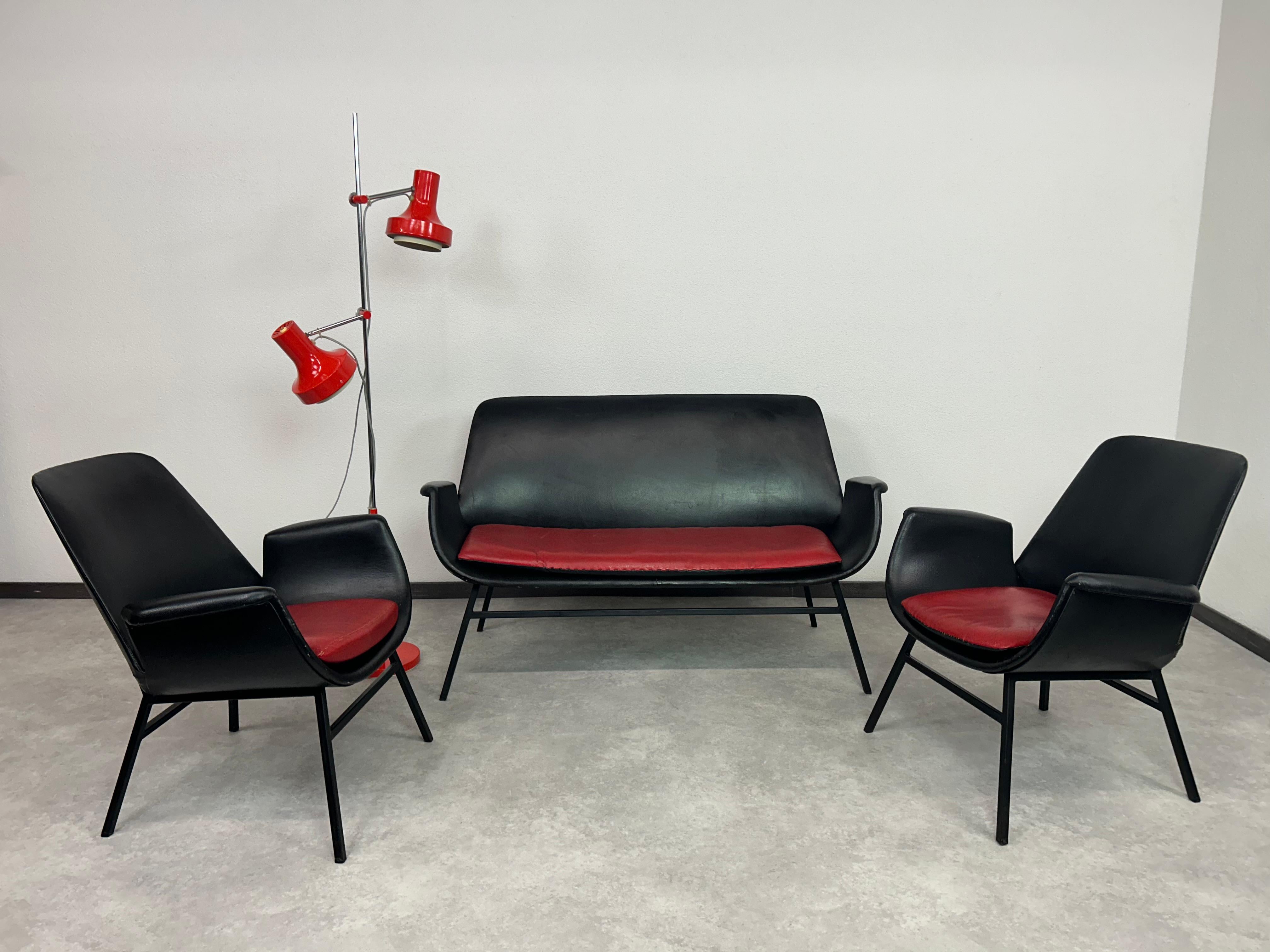 Mid-Century Modern Groupe de sièges en cuir de style mid-century attr. Gastone Rinaldi en vente