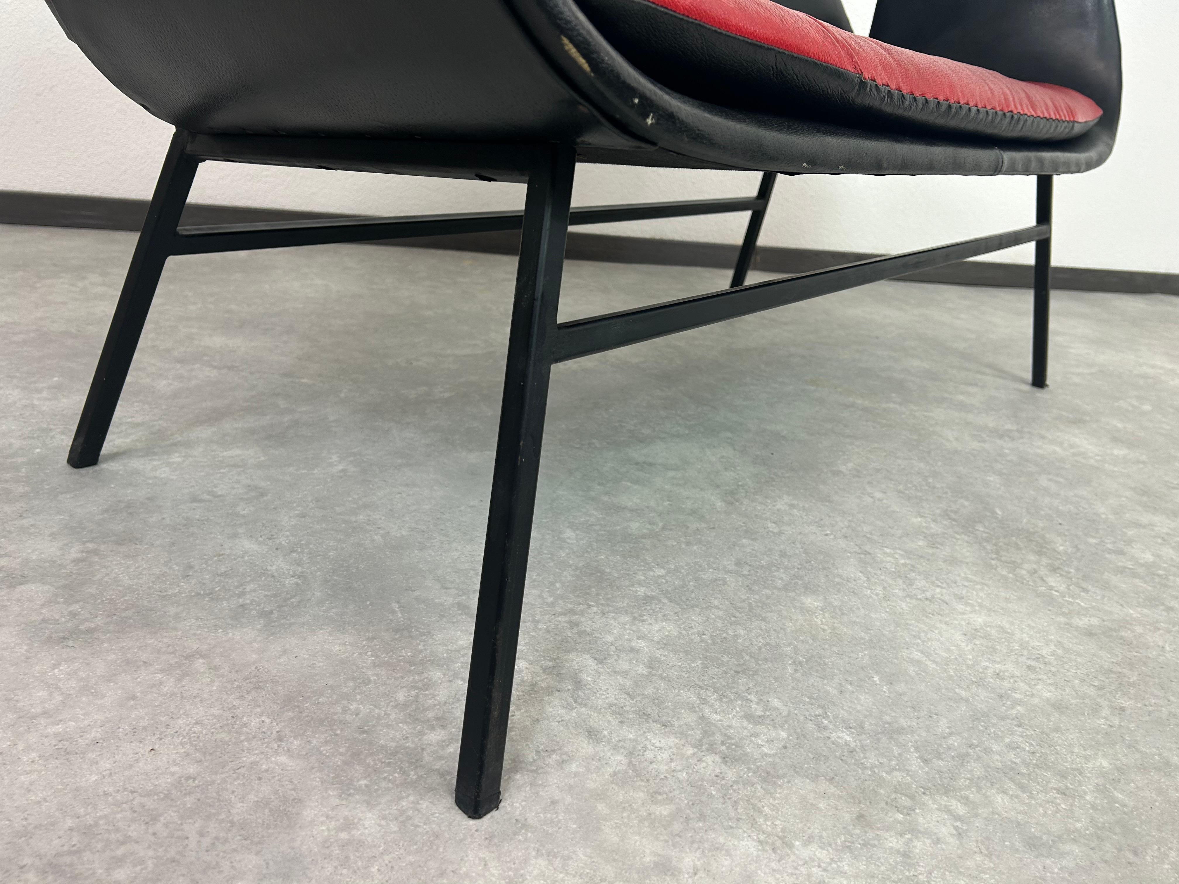 Fin du 20e siècle Groupe de sièges en cuir de style mid-century attr. Gastone Rinaldi en vente