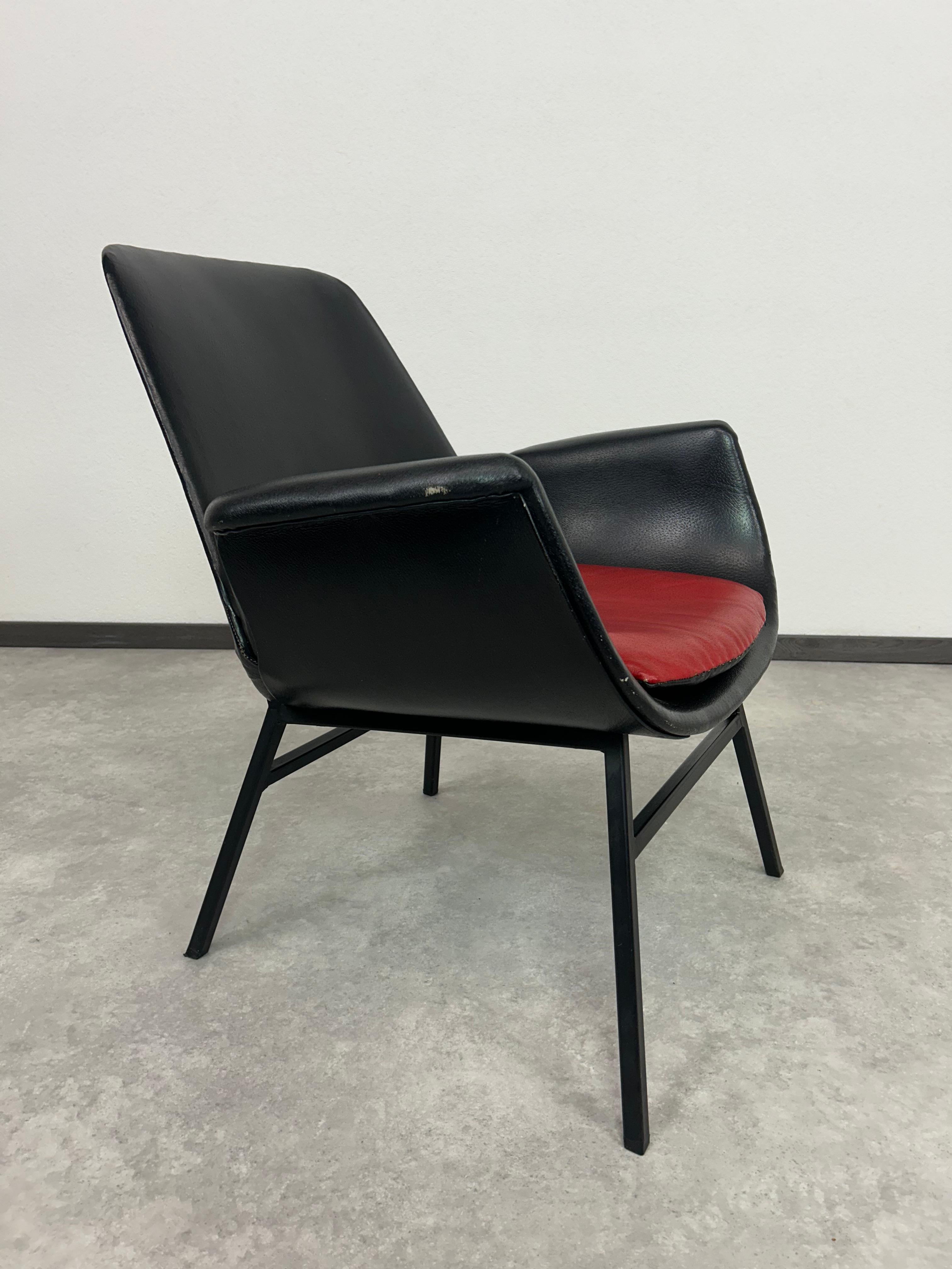 Groupe de sièges en cuir de style mid-century attr. Gastone Rinaldi en vente 2