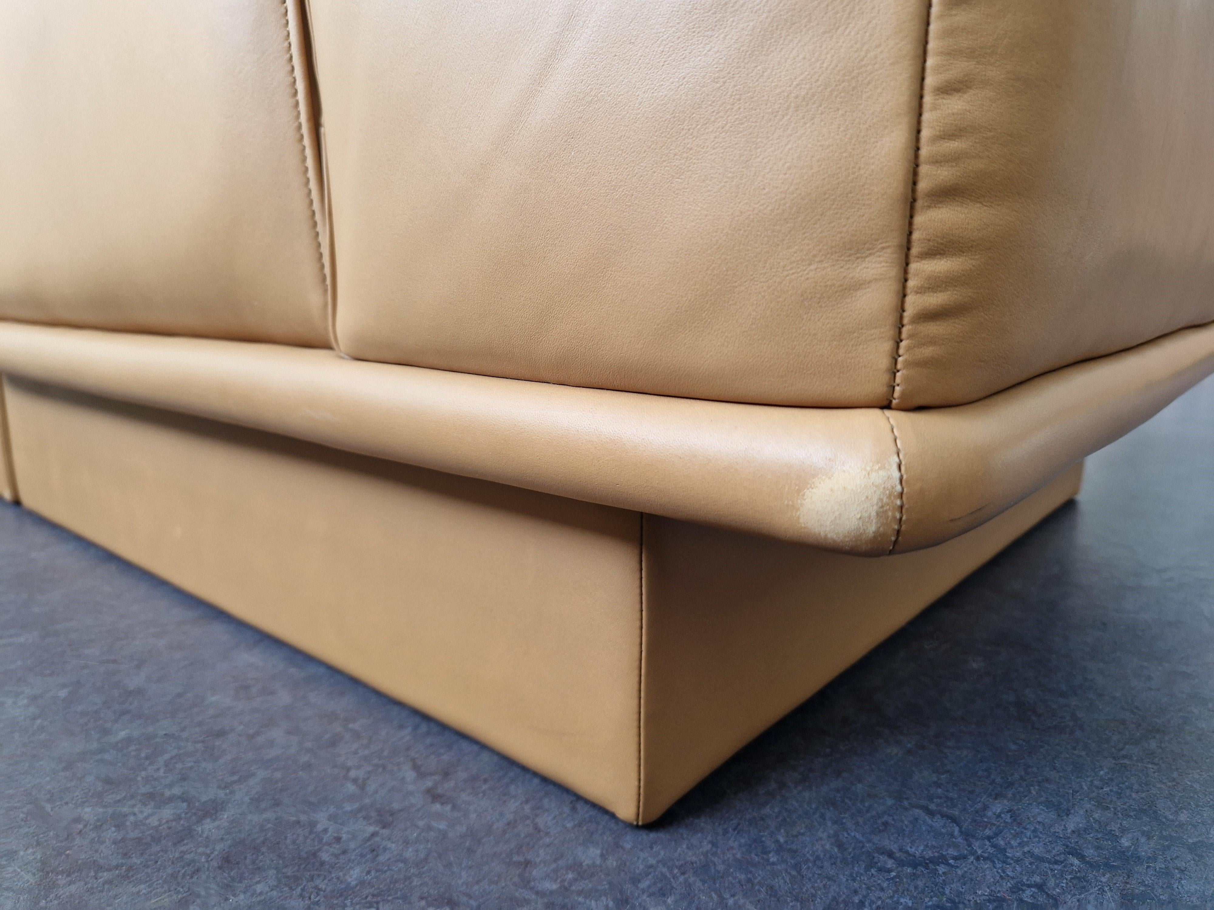 Canapé d'angle sectionnel en cuir du milieu du siècle dernier par De Sede, Suisse en vente 1