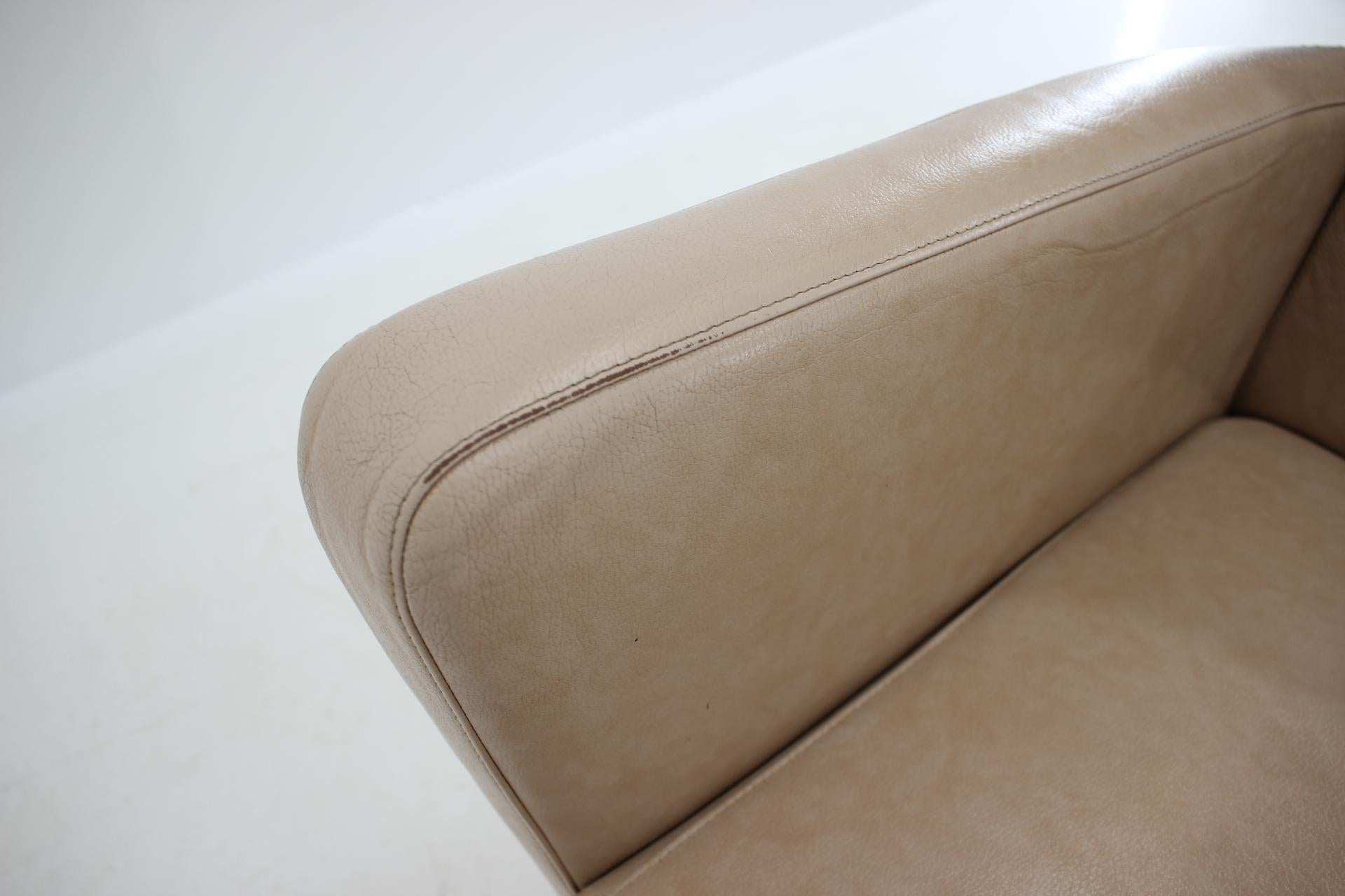 Midcentury Leather Sofa Designed by Miroslav Navrátil, 1970s 3