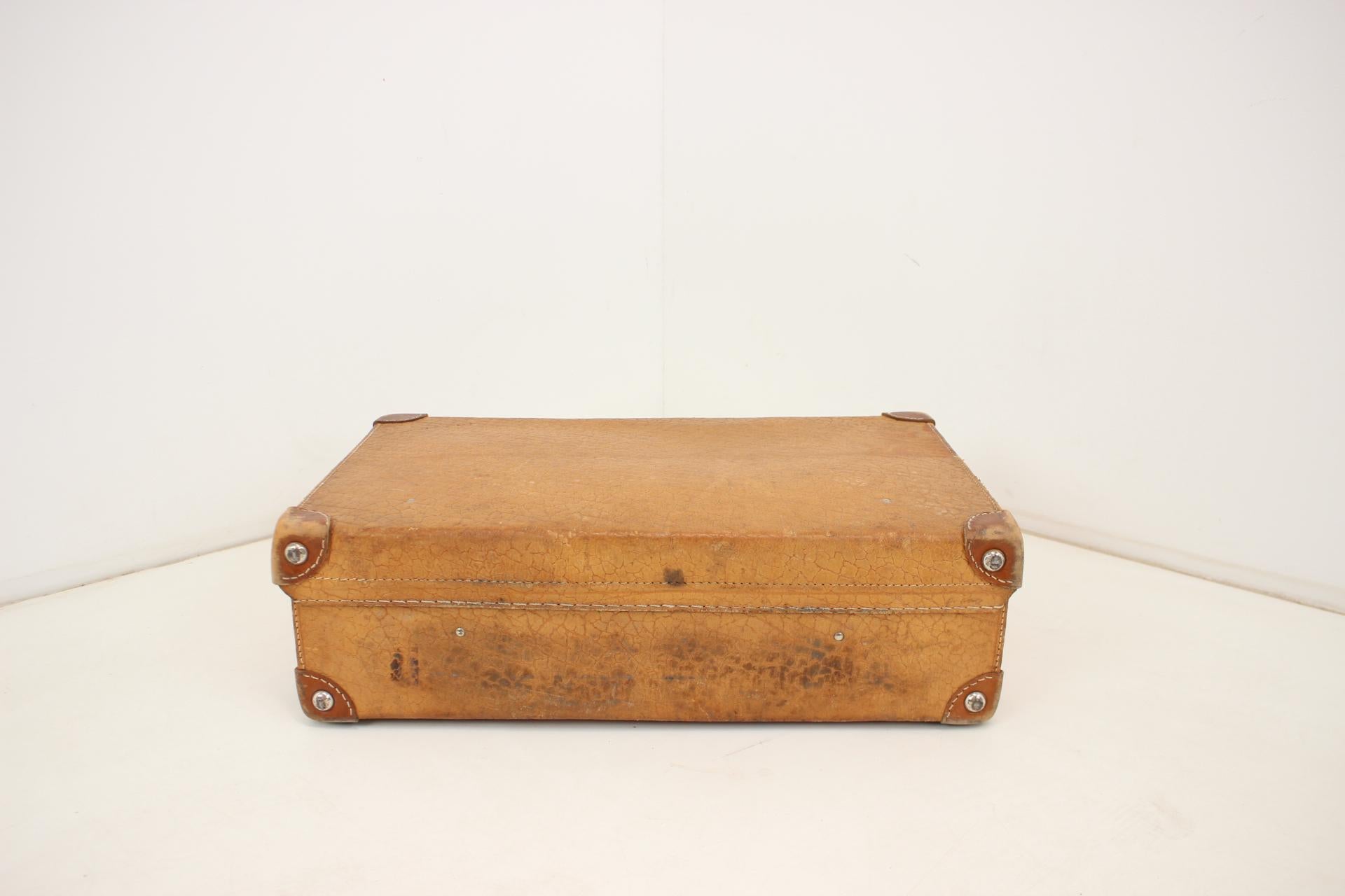 Mid-Century Leather Suitcase, 1950s For Sale 2