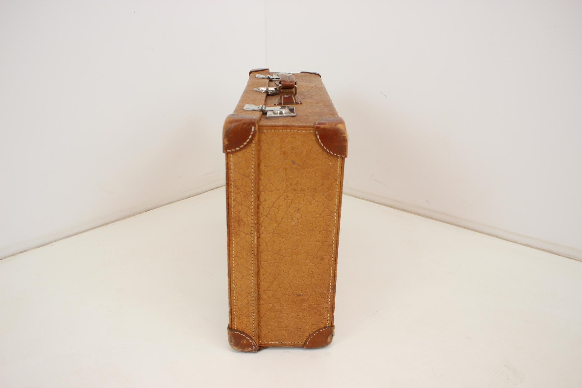 Mid-20th Century Mid-Century Leather Suitcase, 1950s For Sale