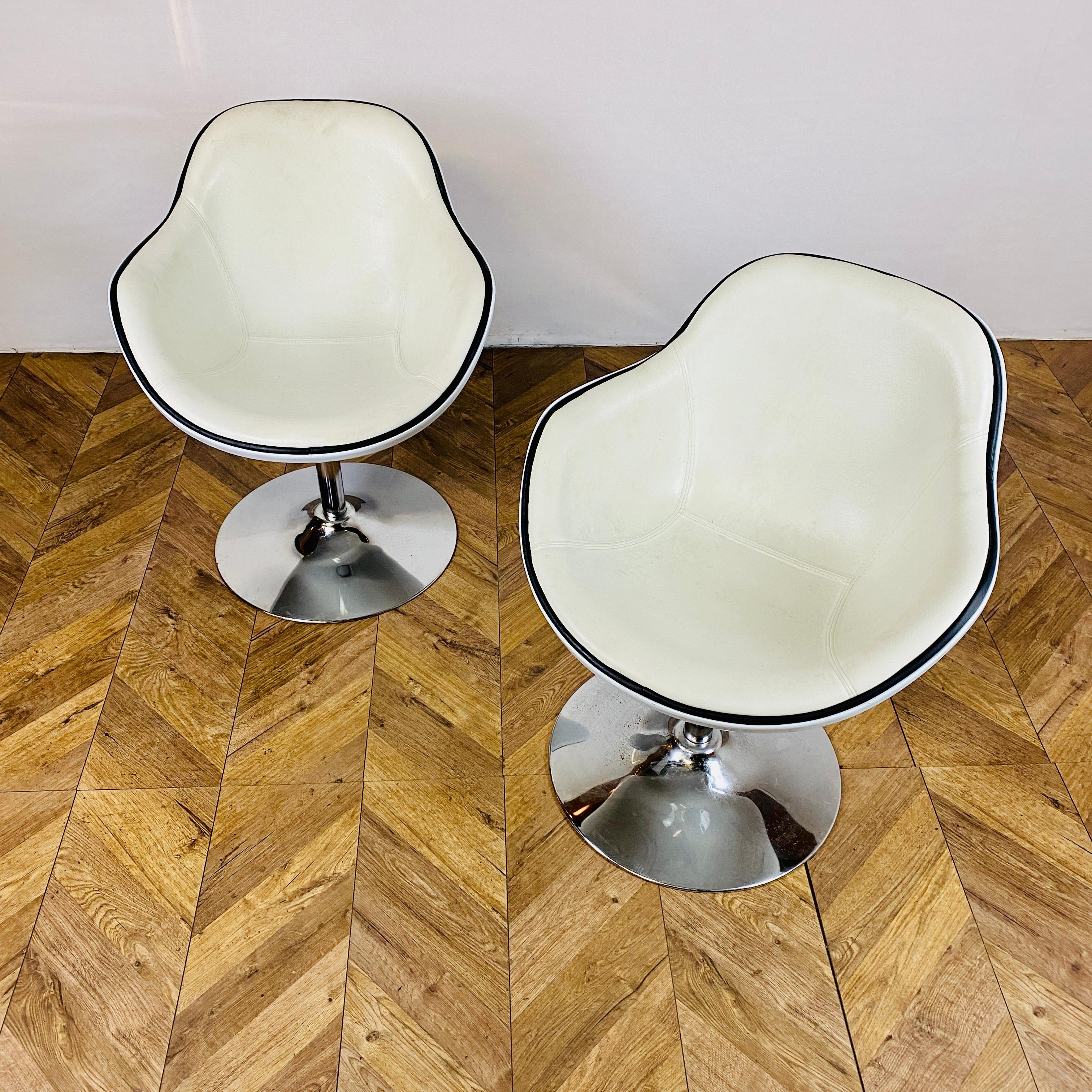 Mid-Century Leather Swivel Egg / Tub Chairs on Chrome Tulip Base, Set of 2 6