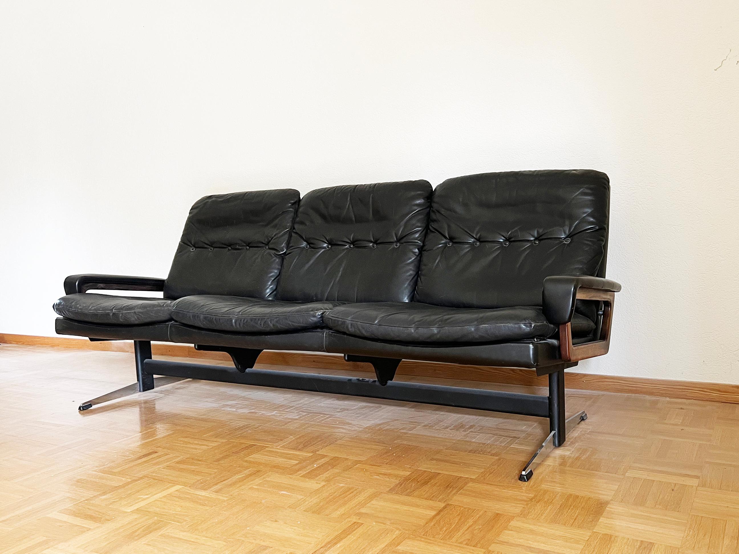 Scandinavian Modern  Mid-Century Leather, Teak and Metal King Sofa by André Vandenbeuck 1970s For Sale