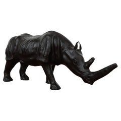 Scultura di rinoceronte in pelle patinata intagliata francese di metà secolo
