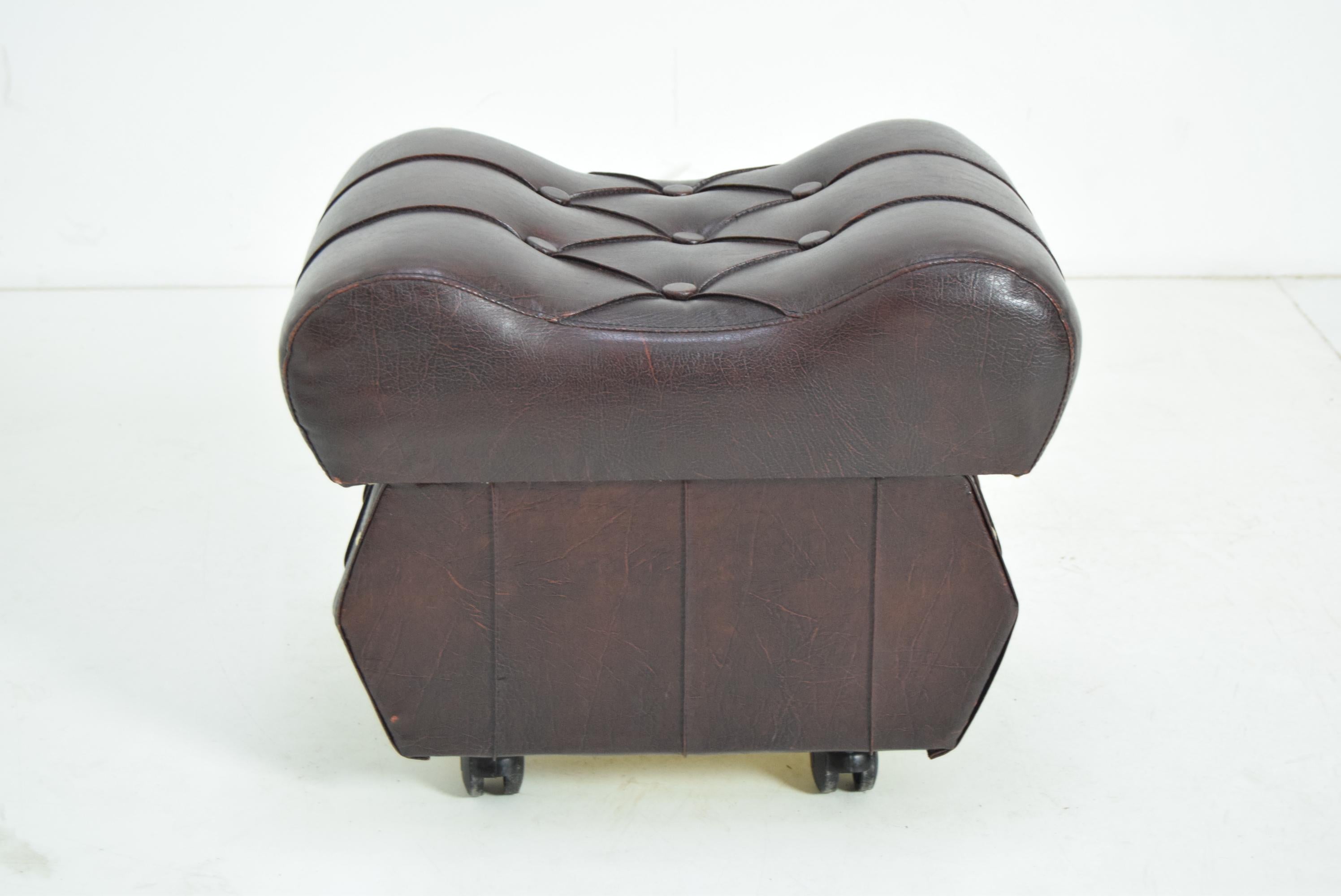 Made in Czechoslovakia
Made of Leatherette
Original condition.