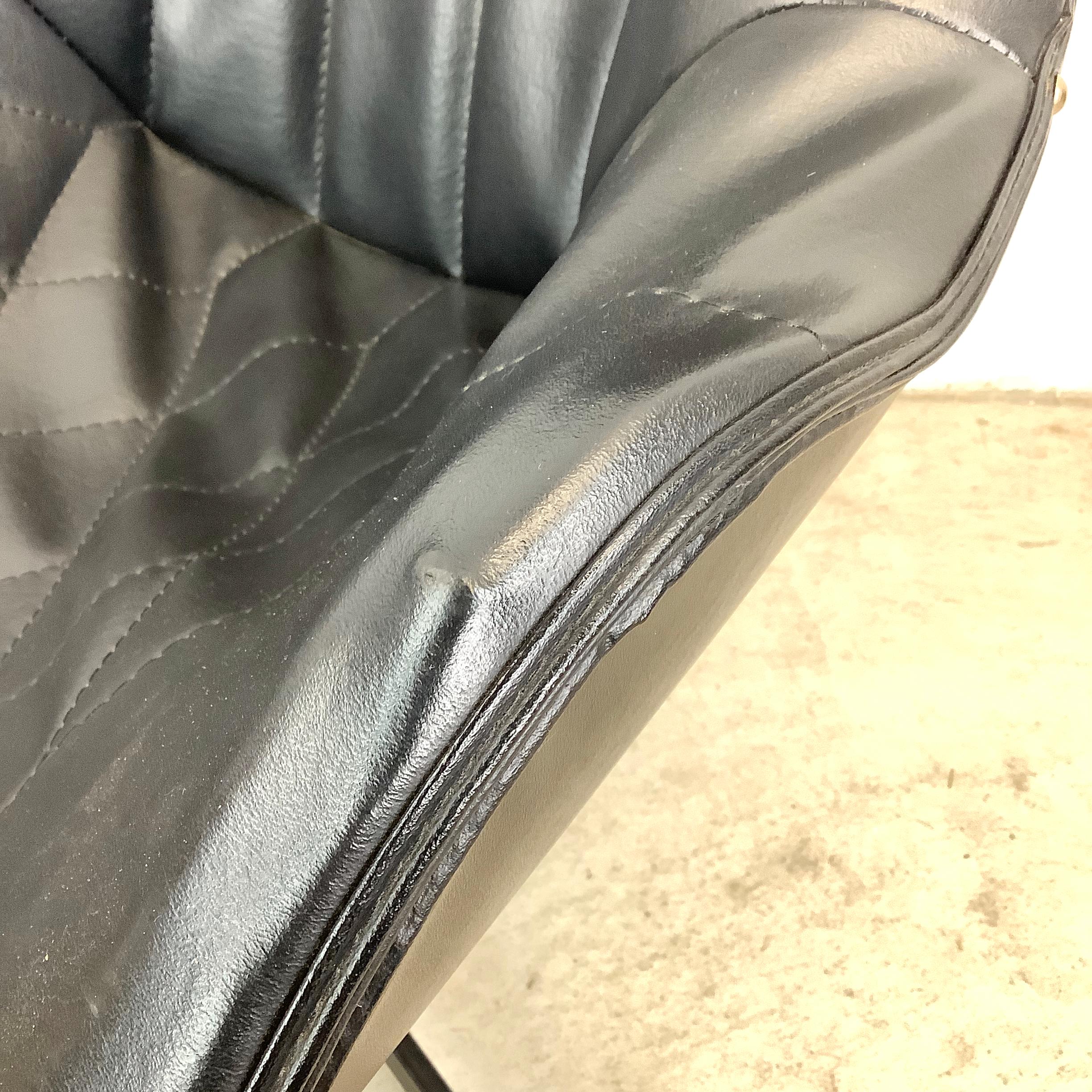 Mid-Century Leatherette Swivel Chair w/ Headrest For Sale 3