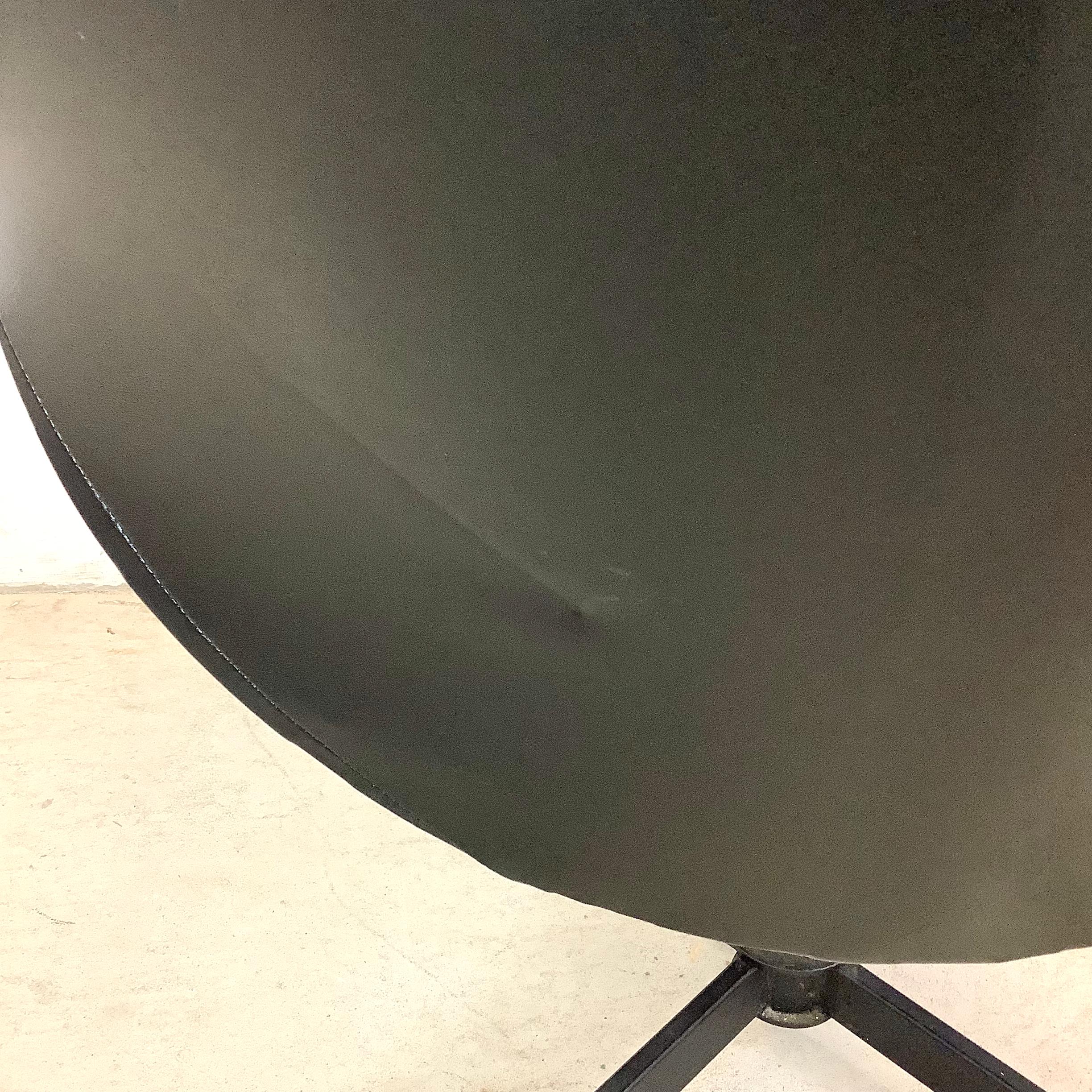 Mid-Century Leatherette Swivel Chair w/ Headrest For Sale 11