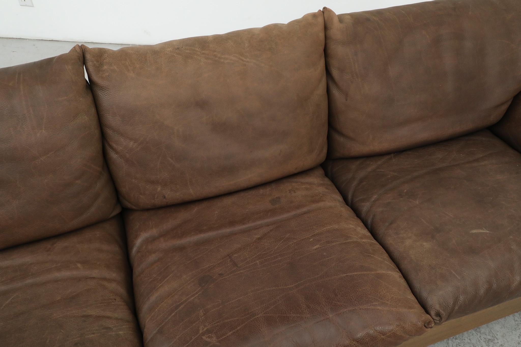 Mid-Century Leolux 3 Seater Oak and Leather Sofa For Sale 5