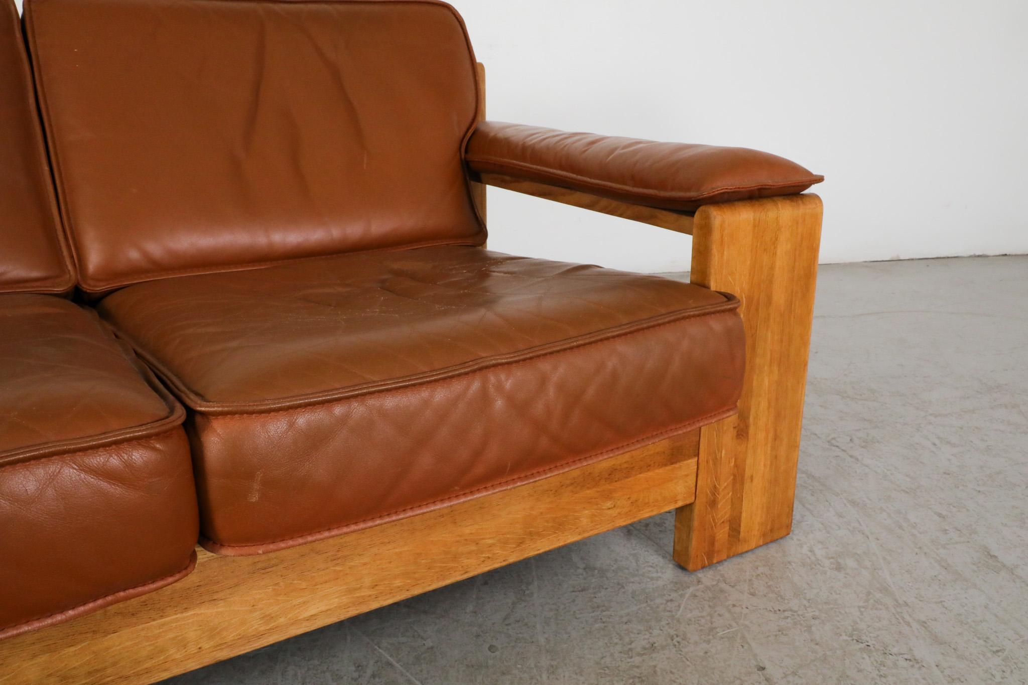 Mid-Century Leolux Oak Framed Cognac Leather Loveseat with Removable Headrests For Sale 9