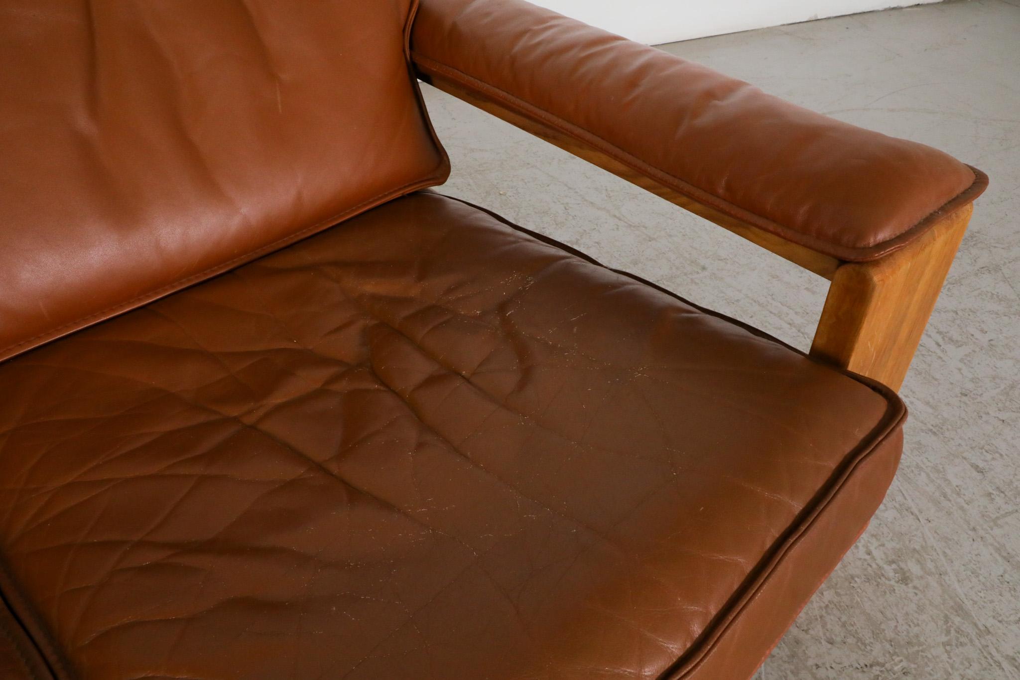 Mid-Century Leolux Oak Framed Cognac Leather Loveseat with Removable Headrests For Sale 10