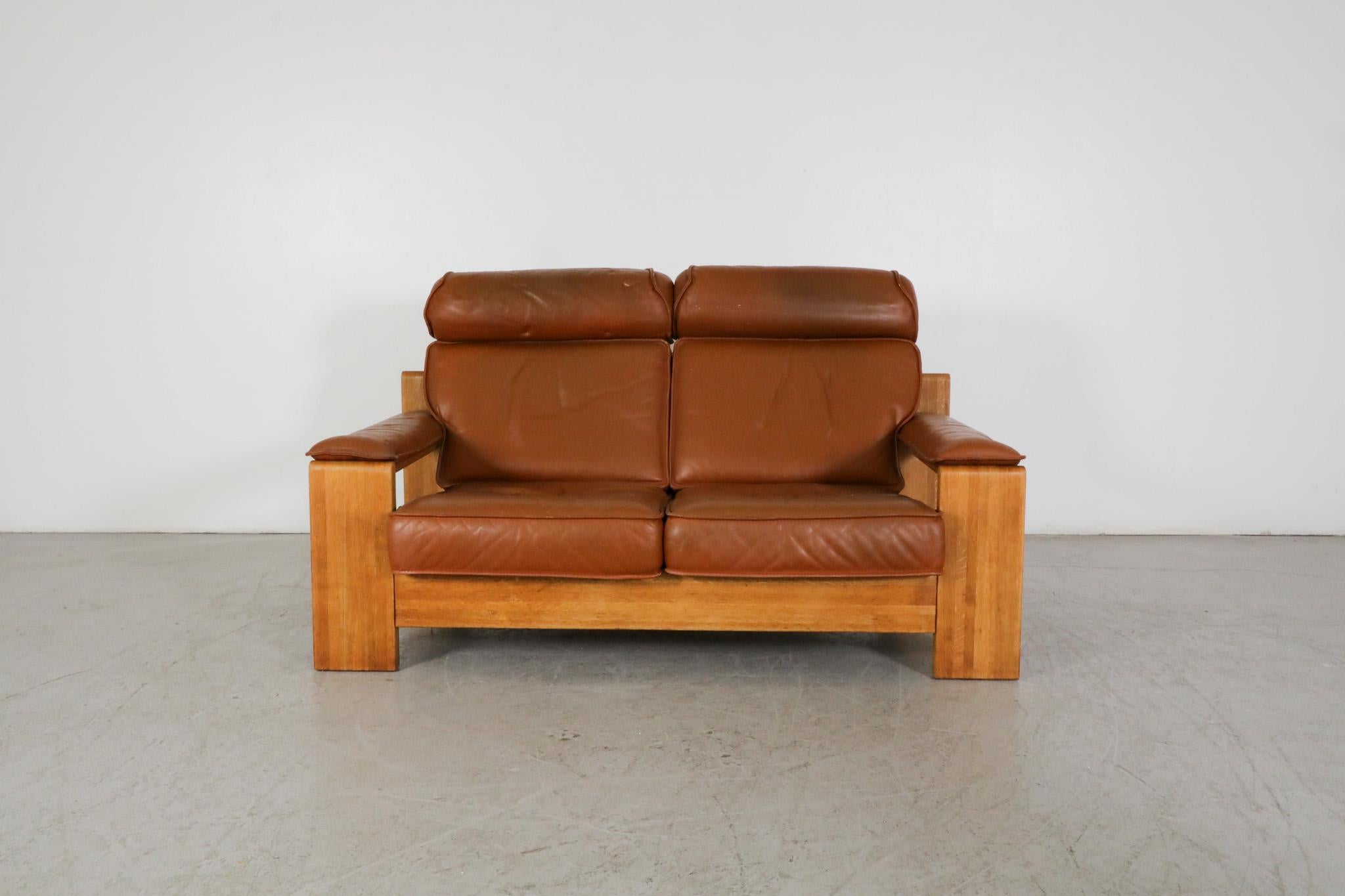 Mid-Century Modern Mid-Century Leolux Oak Framed Cognac Leather Loveseat with Removable Headrests For Sale