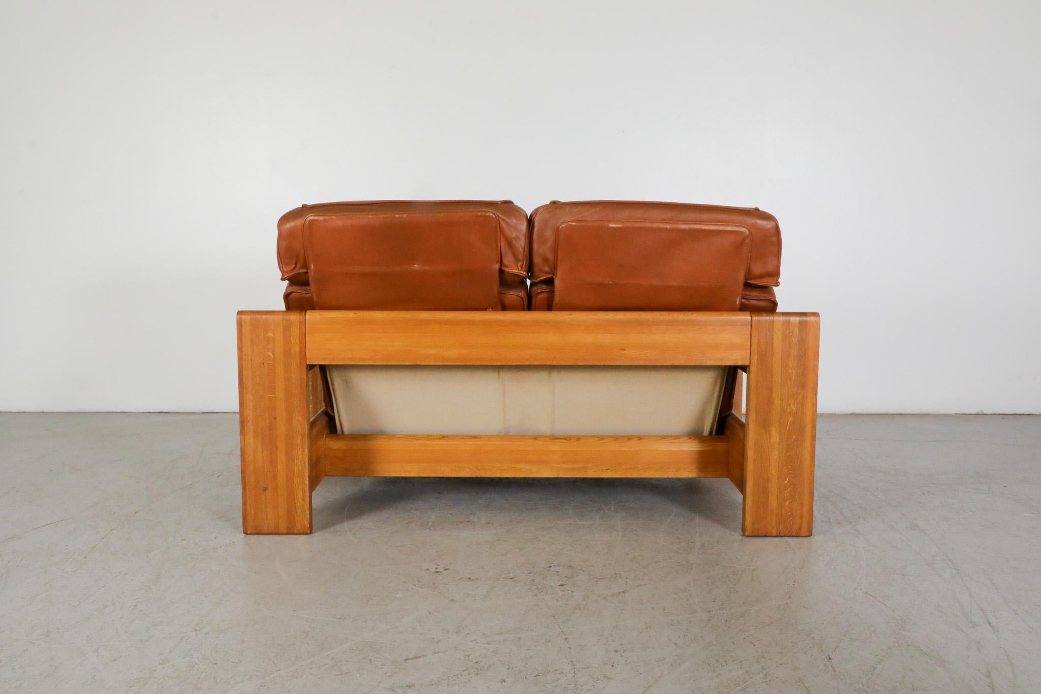 Mid-Century Leolux Oak Framed Cognac Leather Loveseat with Removable Headrests In Good Condition For Sale In Los Angeles, CA