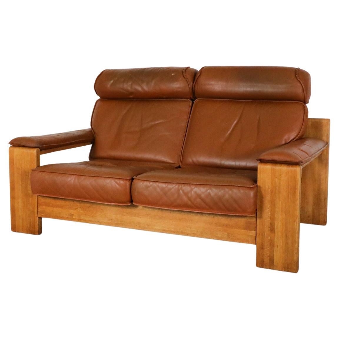 Mid-Century Leolux Oak Framed Cognac Leather Loveseat with Removable Headrests For Sale