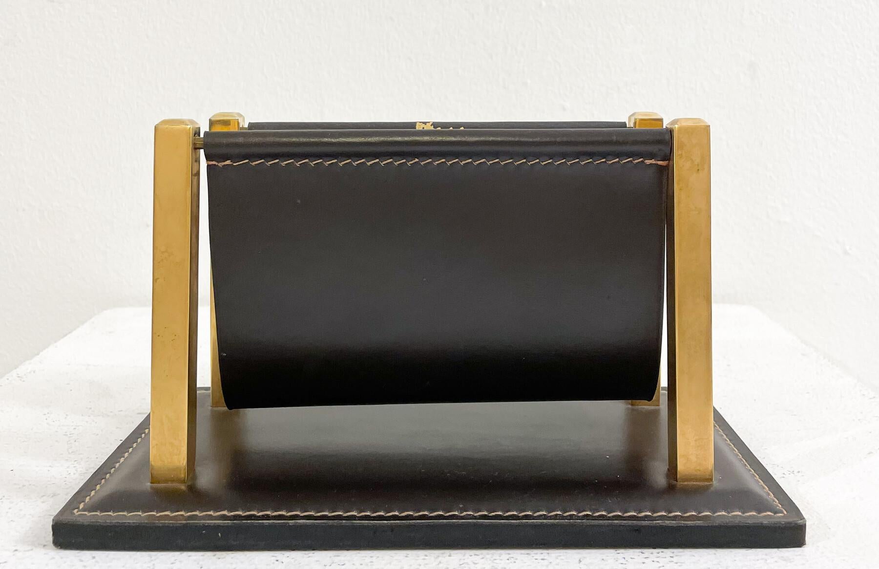 Mid-Century Letter Holder and Calendar, leather, Delvaux, Belgium, 1970s In Good Condition For Sale In Brussels, BE