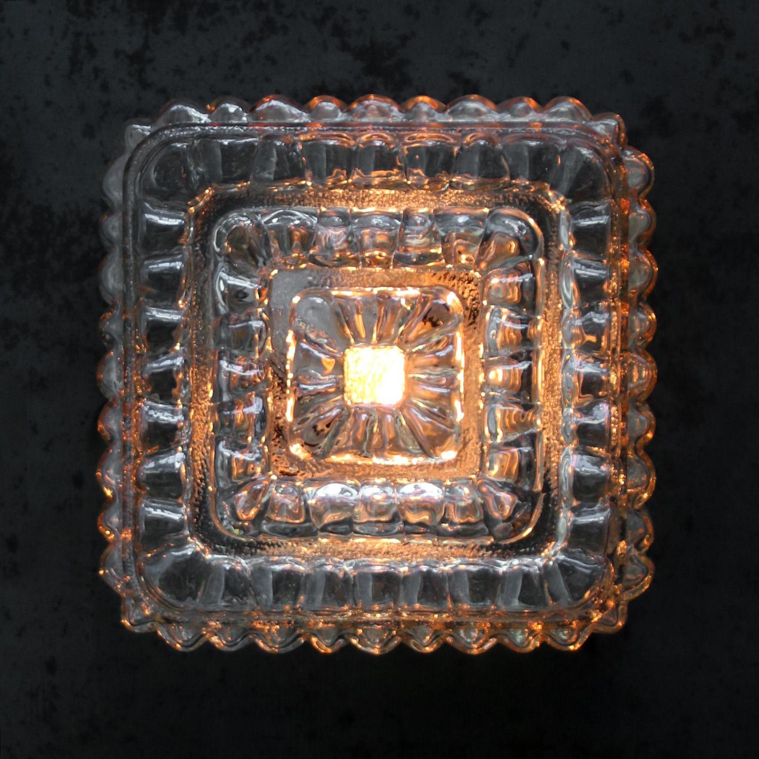 Luz de mediados de siglo Apliques de cristal transparente ámbar para empotrar en Bueno estado para la venta en Amsterdam, NL