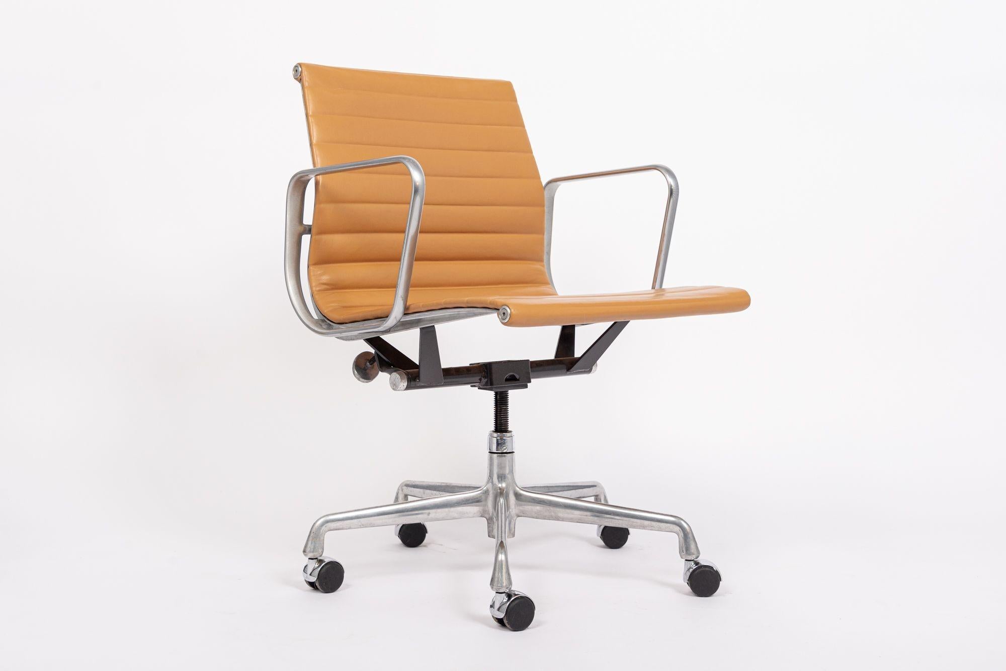 Mid Century Light Brown Office Chairs by Eames for Herman Miller 2006 1