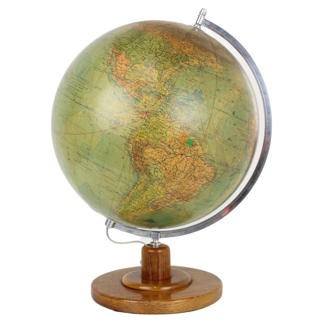 Globe en verre clair du milieu du siècle avec base en bois par Paul Rath, années 1950