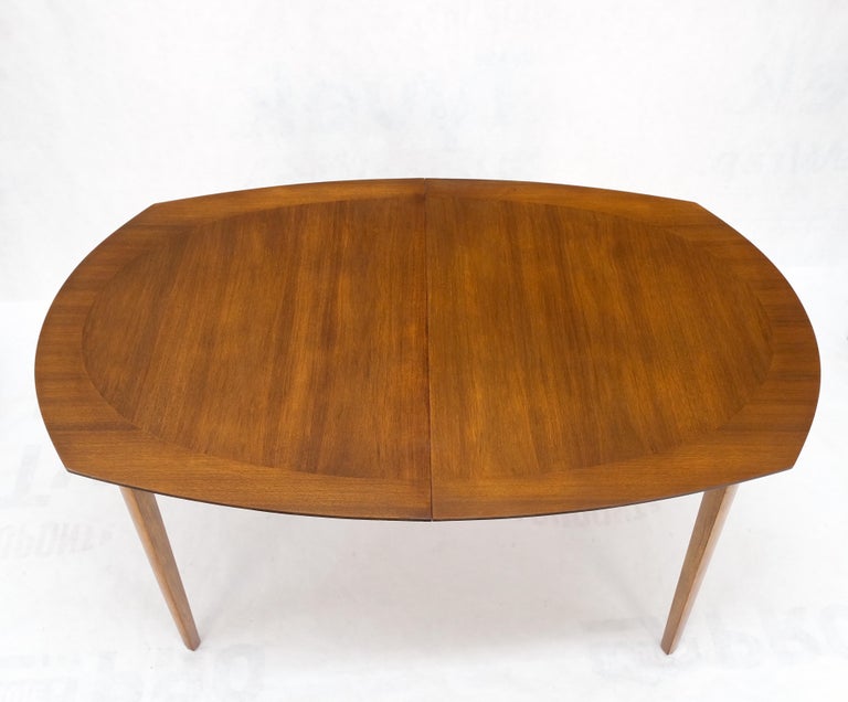 Mid Century Light Walnut Boat Oval Shape Banded Dining Table Leafs Mint! For Sale 2