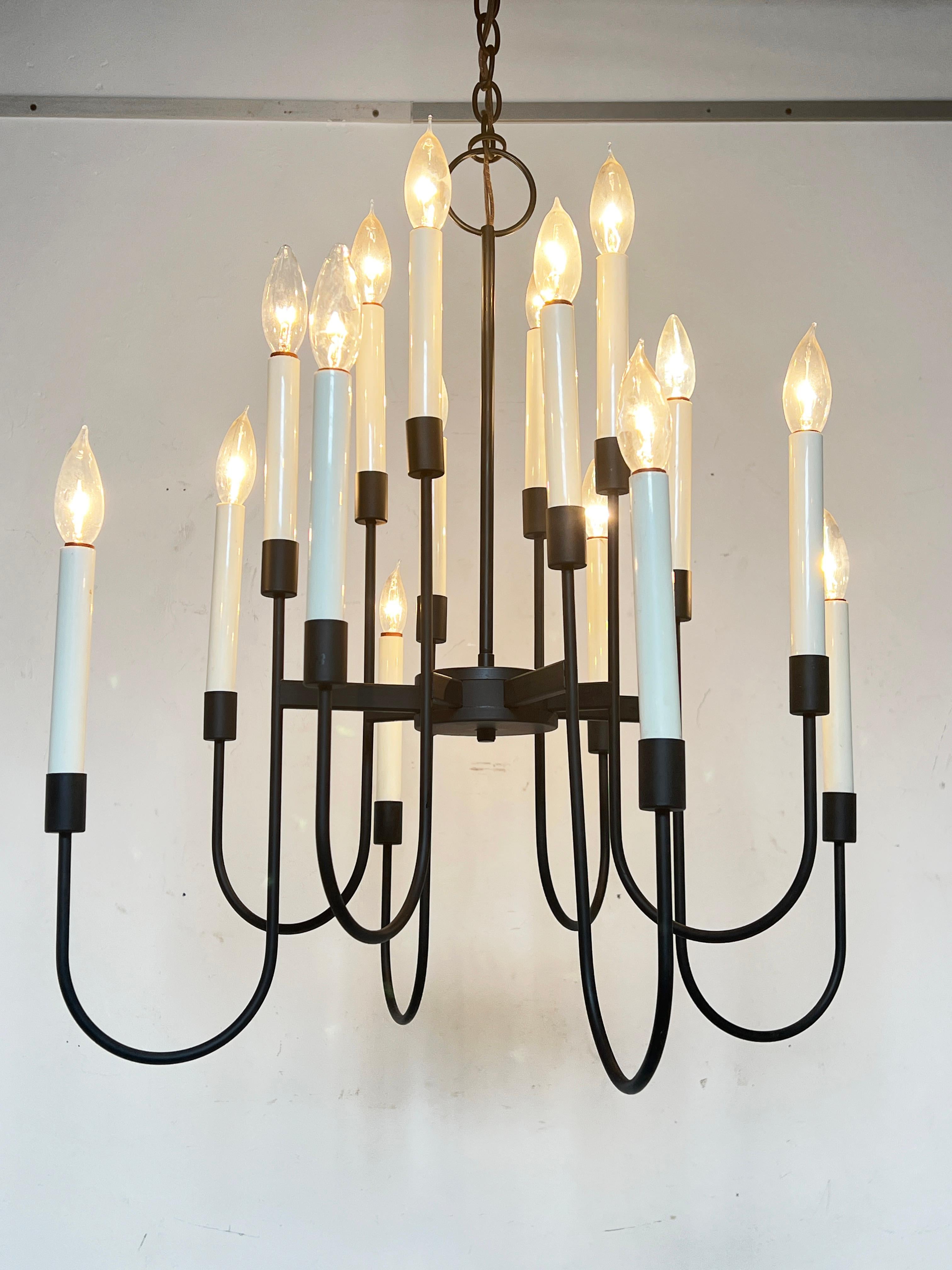 Lustre classique du milieu du siècle à seize ampoules 