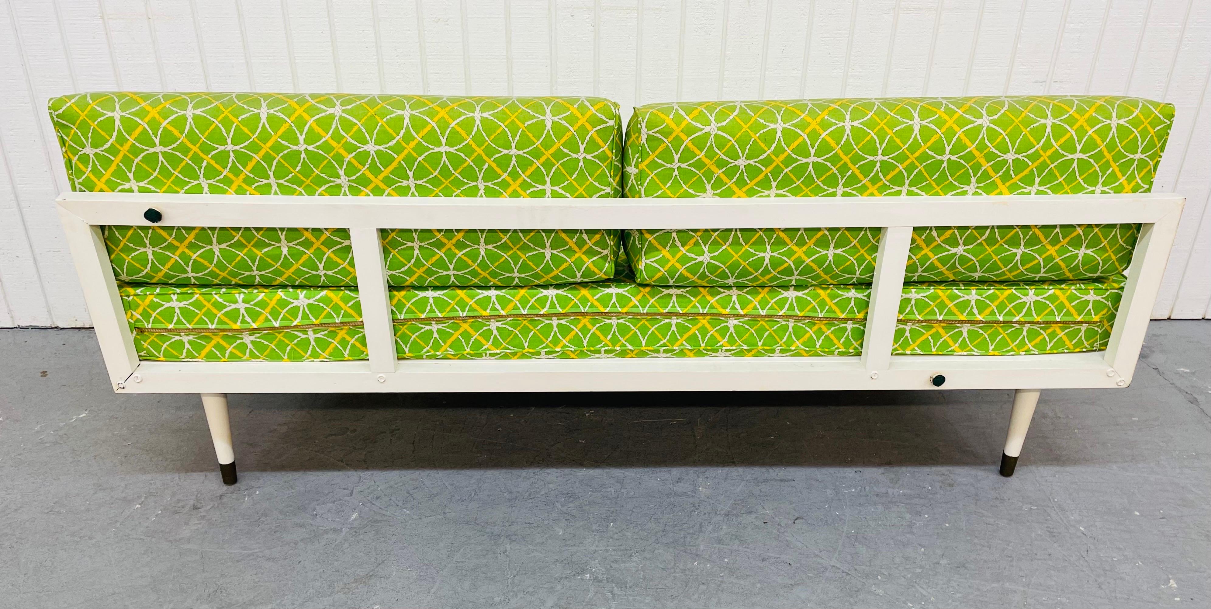Mid-Century, Lime Green Day Bed In Good Condition In Clarksboro, NJ