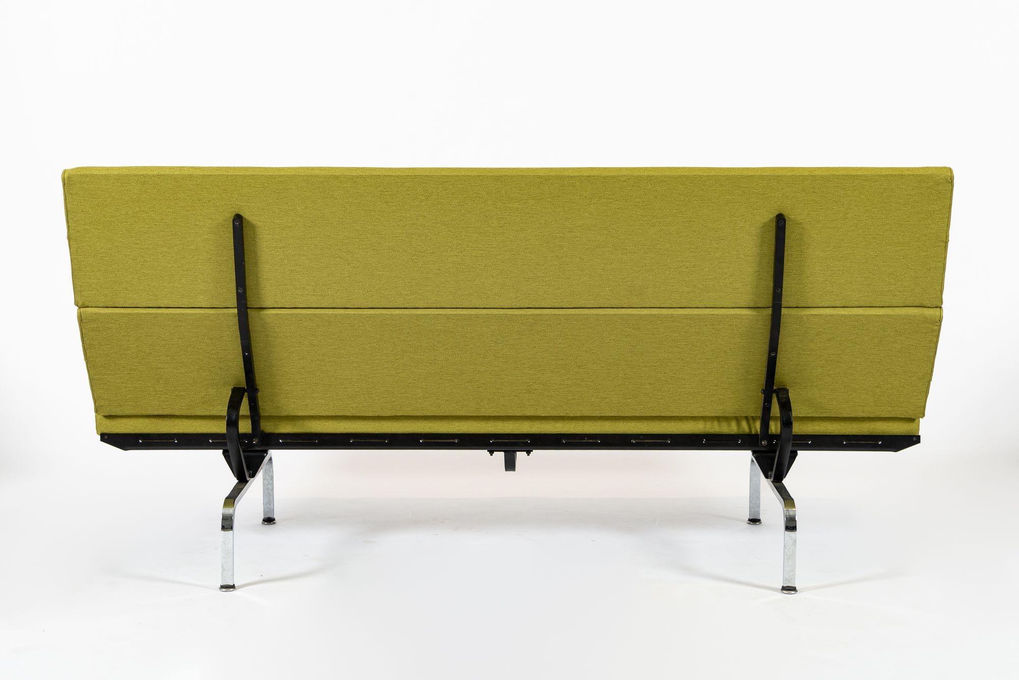 Mid Century Lime Green Sofa Compact by Eames for Herman Miller, 1970s (Stahl) im Angebot