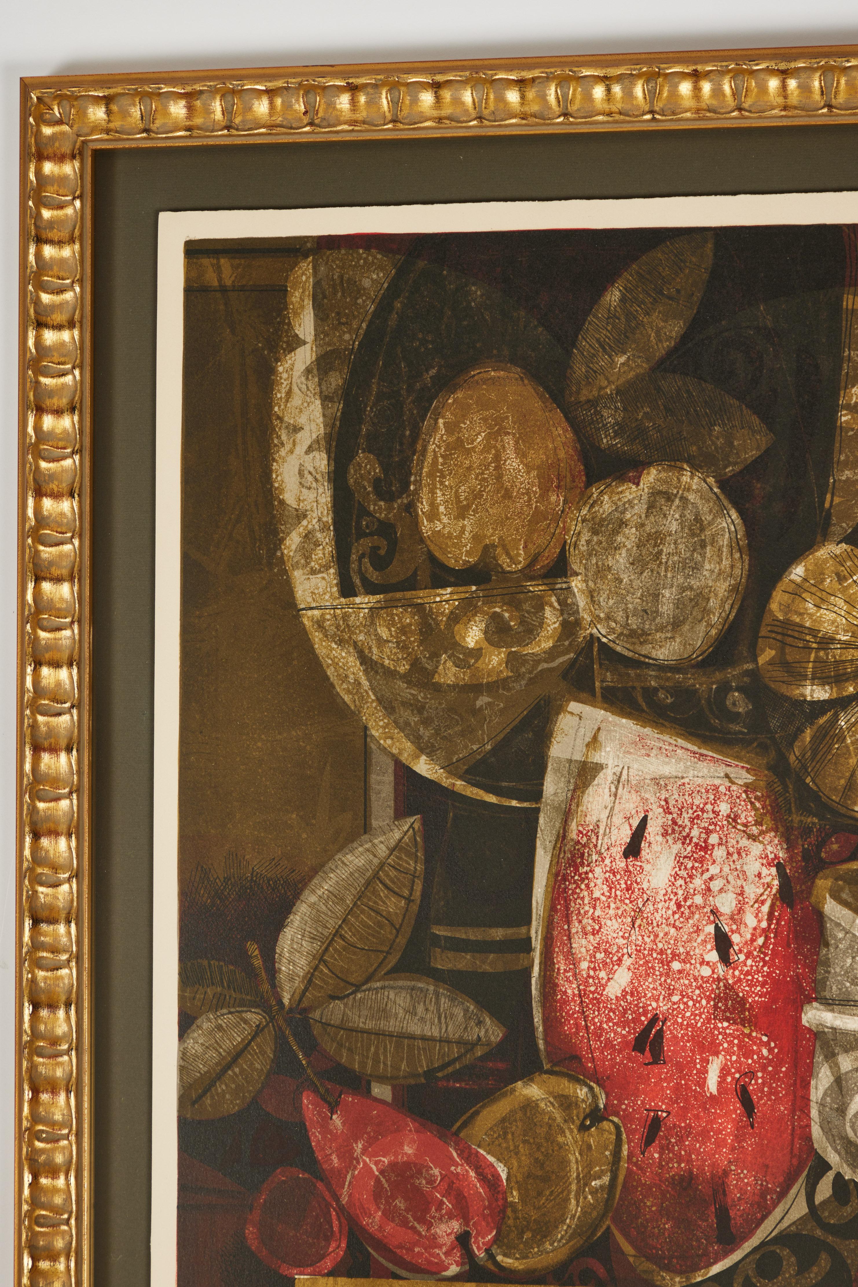 Diese fabelhafte Lithographie in limitierter Auflage aus der Mitte des Jahrhunderts stammt von dem spanischen Künstler Alvar.
Es handelt sich um ein komplexes, aber verlockendes Stillleben mit Wassermelone und Blumen, das durch seine großartige