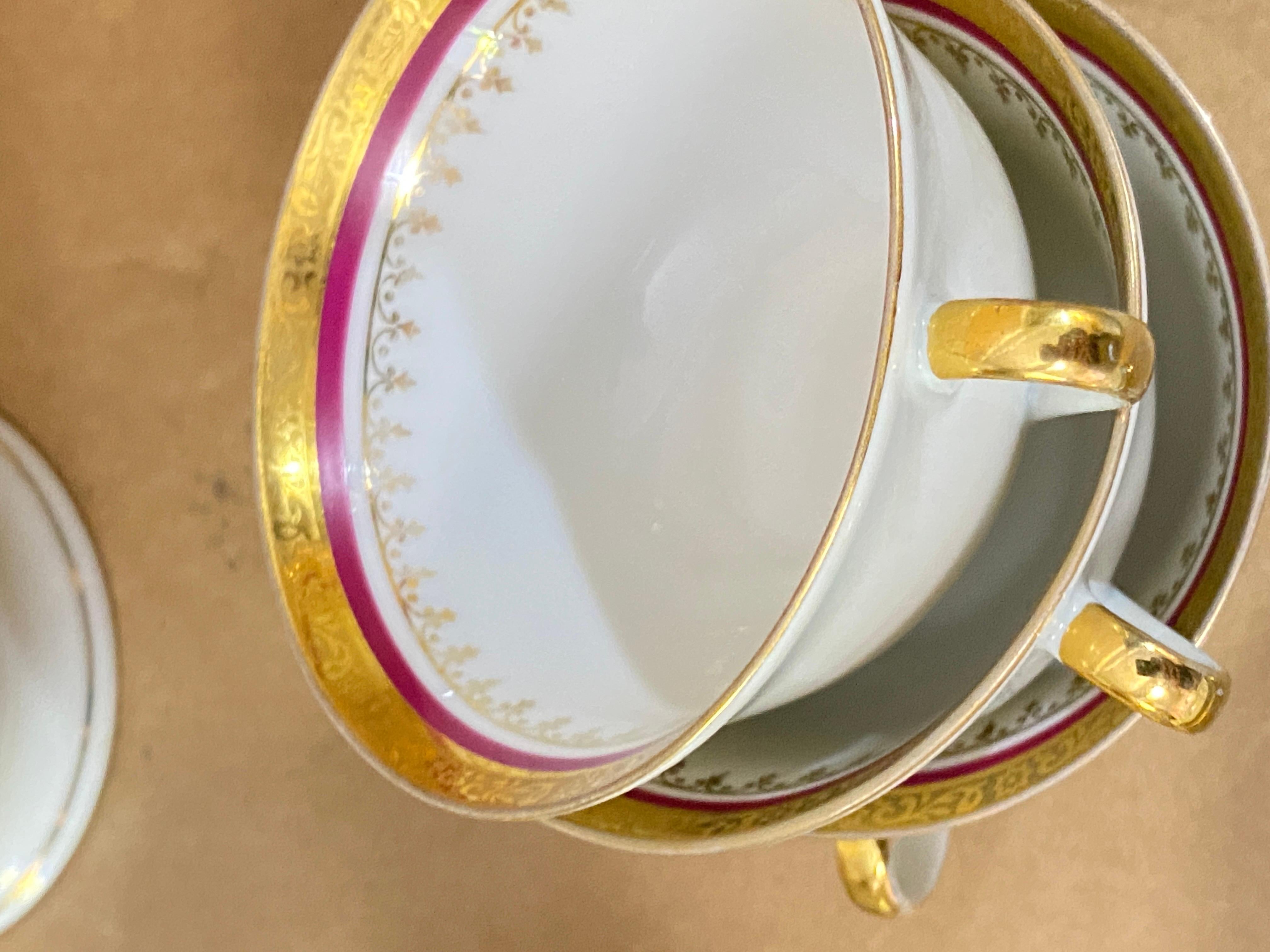 Neoclassical Mid-Century Limoges Coffee Service in Porcelain and 24-Karat Gold, 13 Pieces