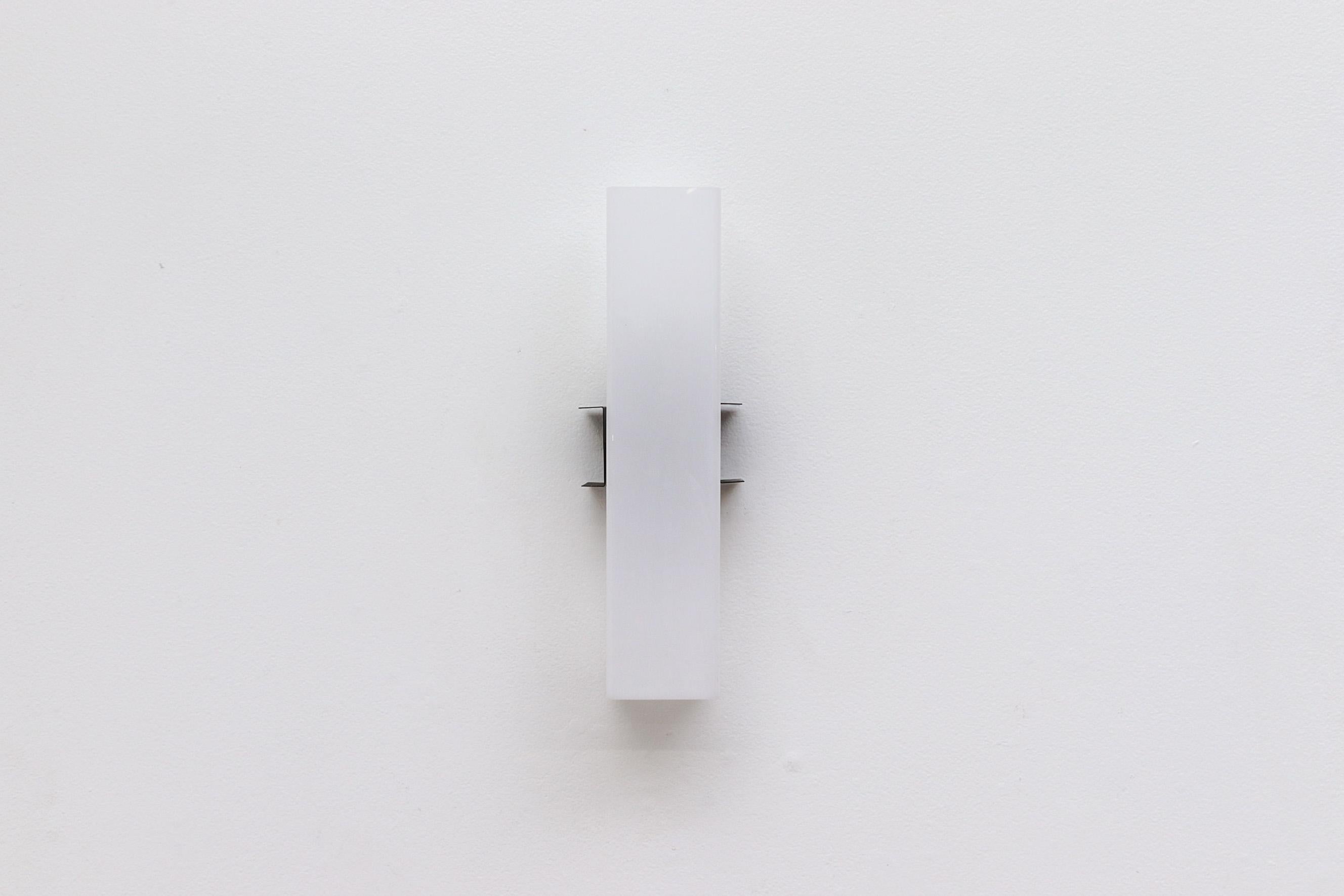 Mid-Century Linear Acrylic and Enameled Metal Sconce 3